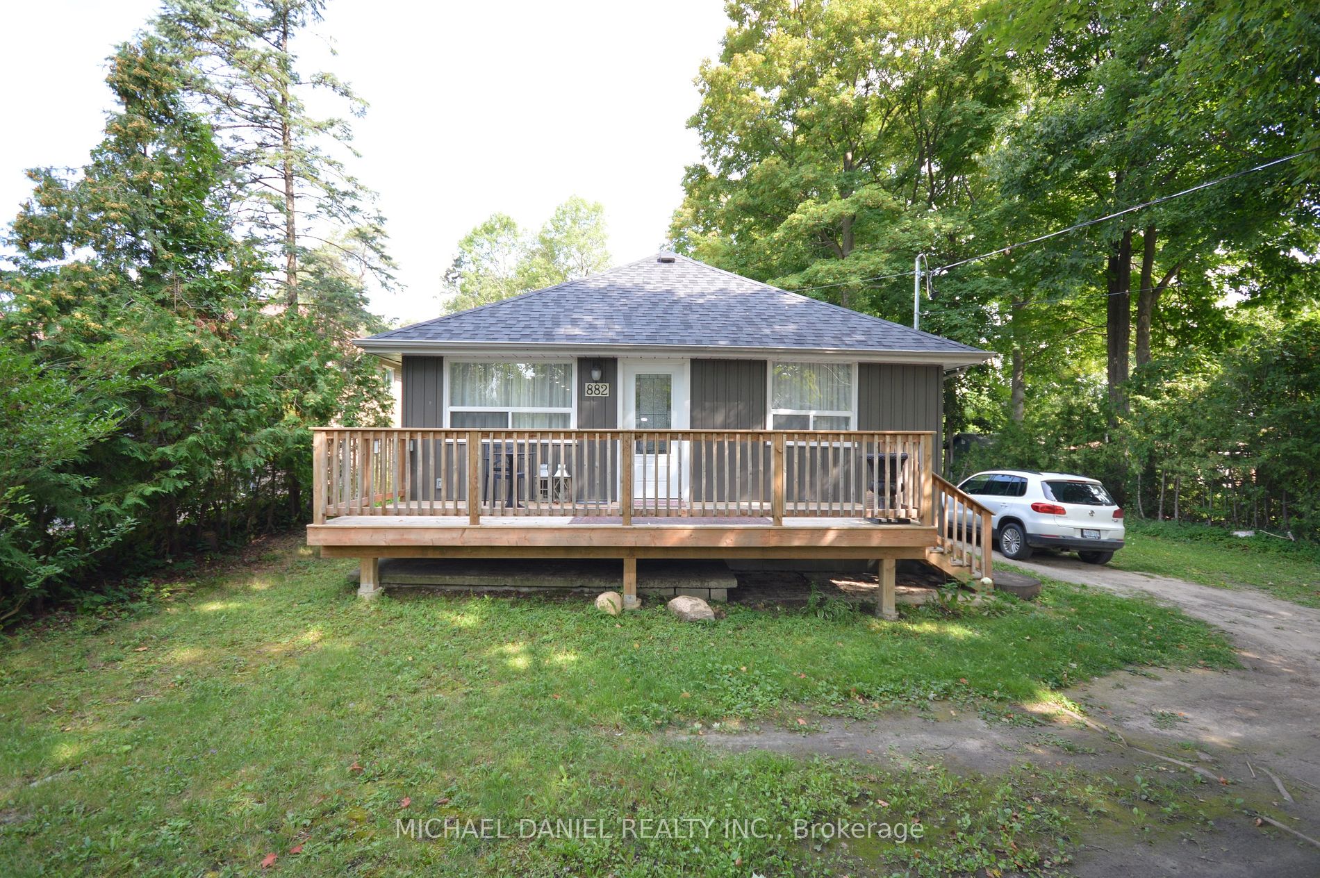 882 Kennedy Rd