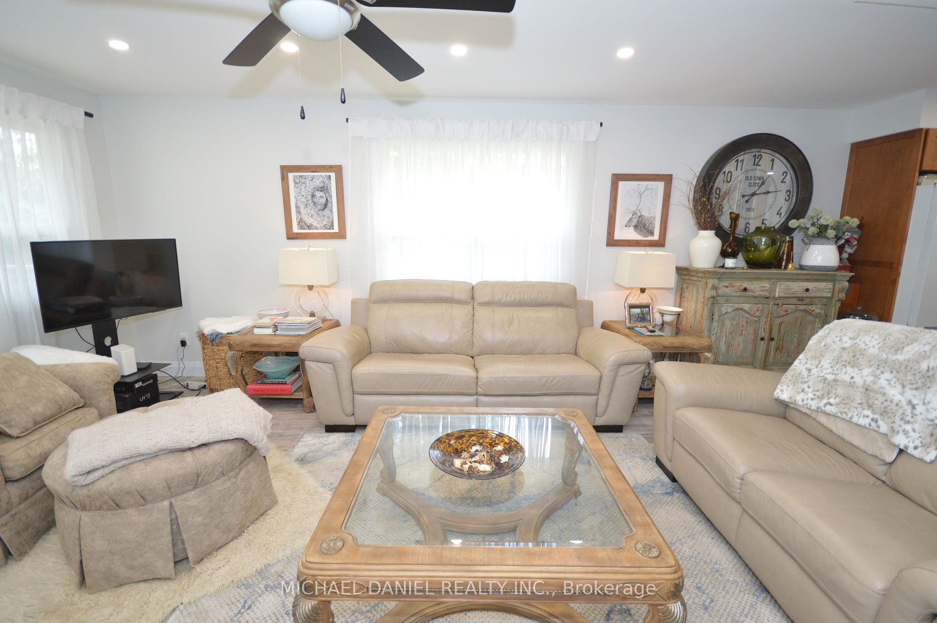 882 Kennedy Rd