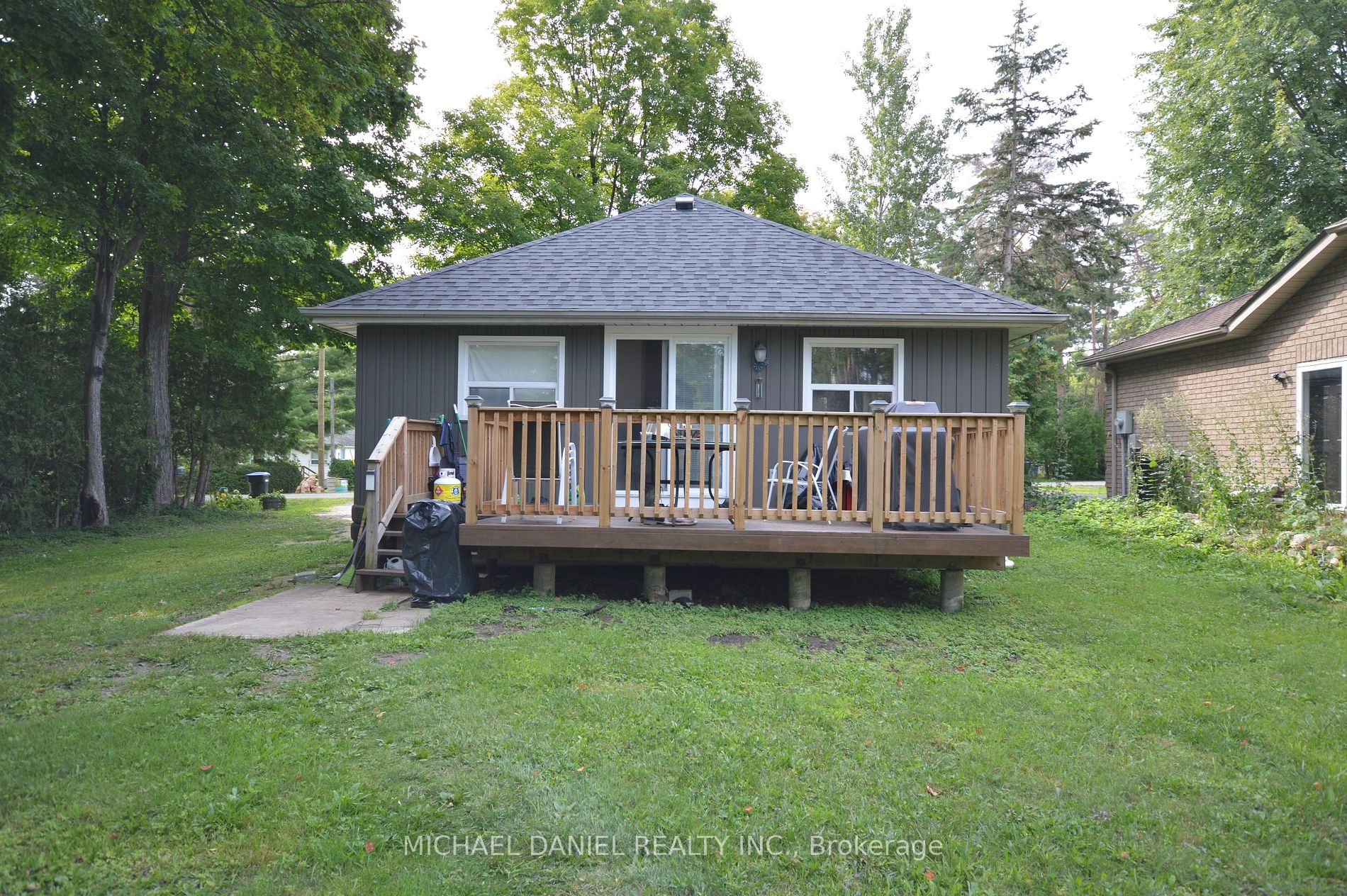 882 Kennedy Rd