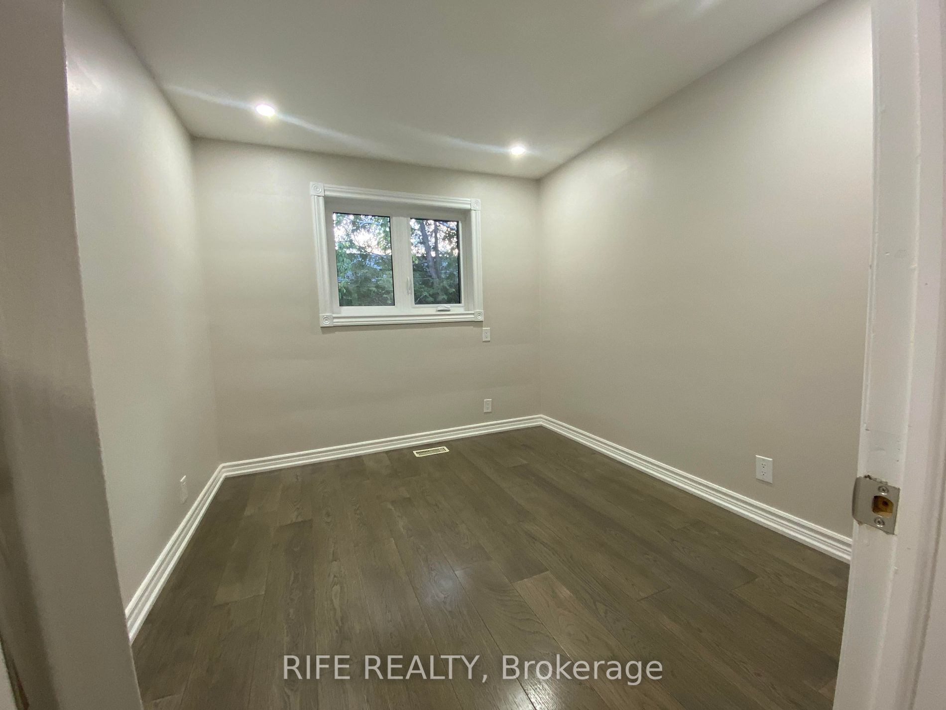 12 Sherwood Forest Drive
