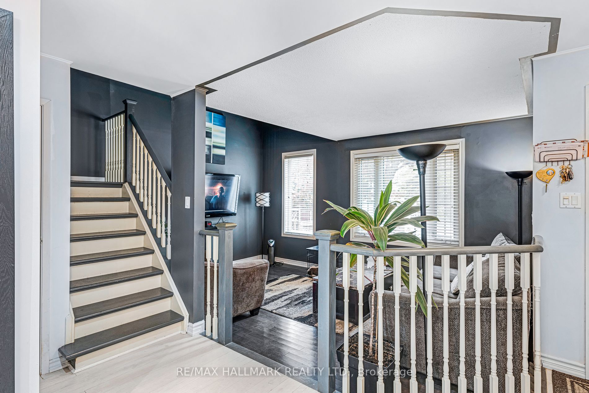242 COLLINGS Avenue
