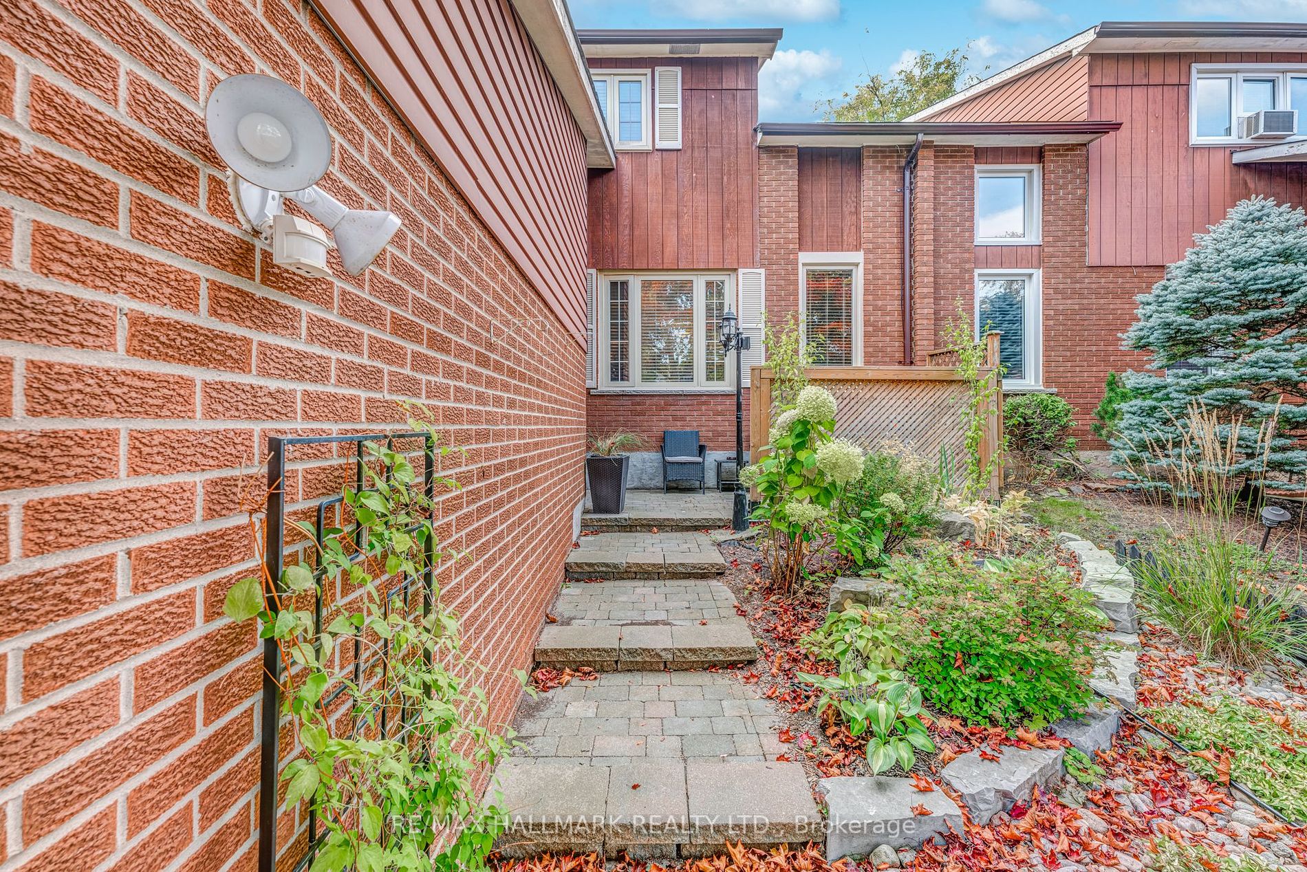 242 COLLINGS Avenue