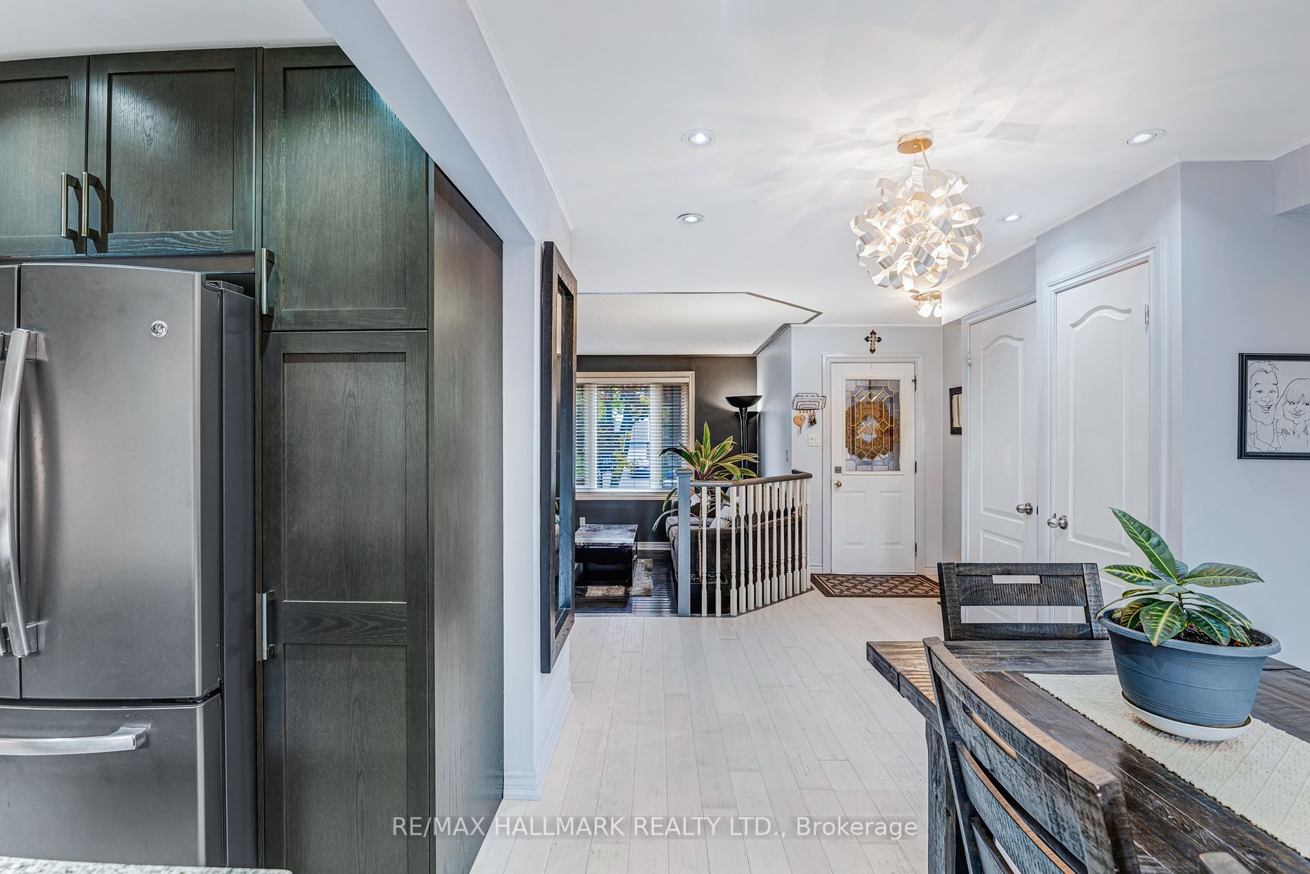 242 COLLINGS Avenue