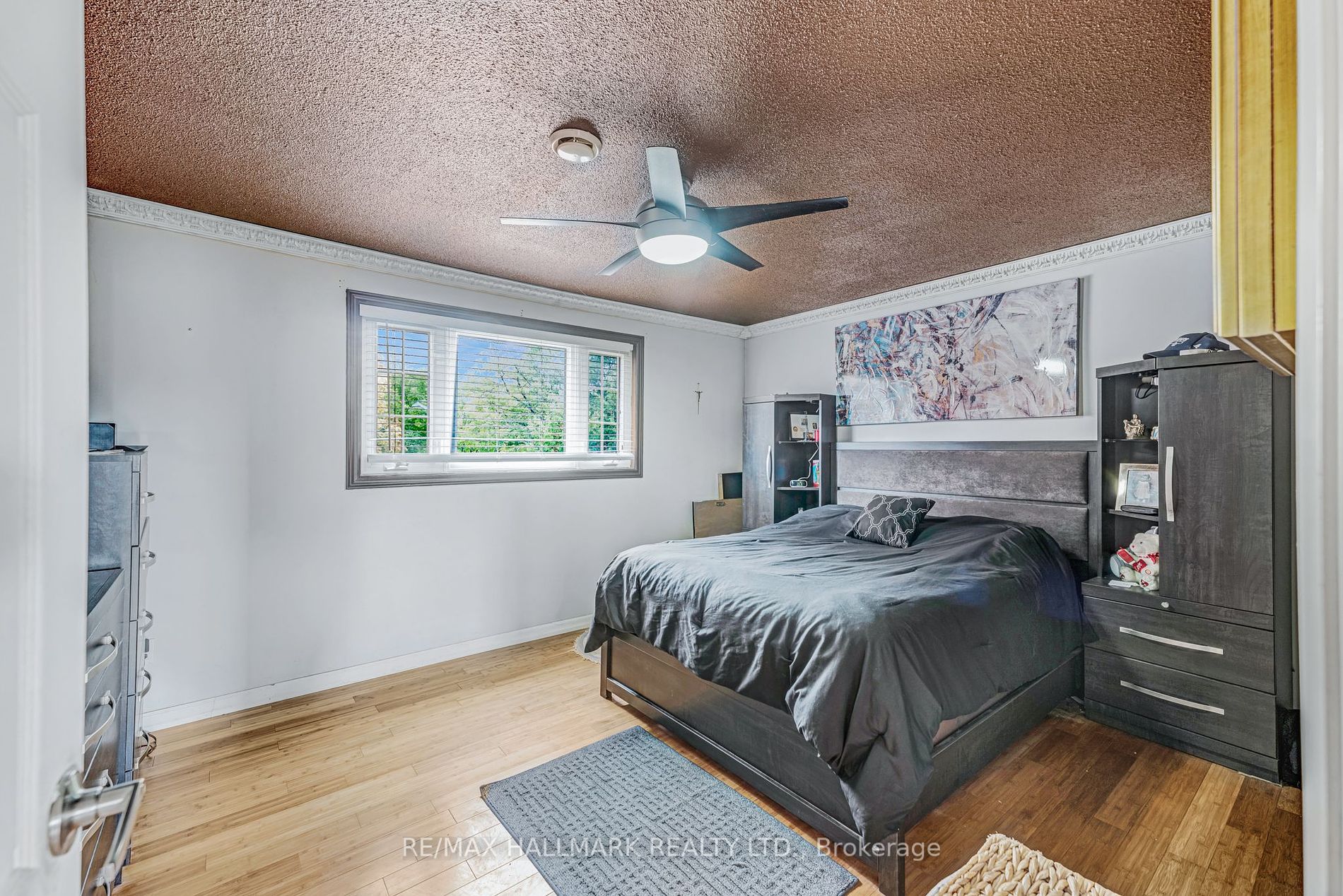 242 COLLINGS Avenue