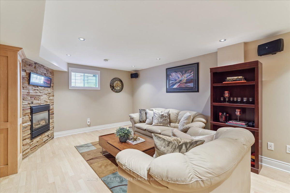 209 Sylwood Cres