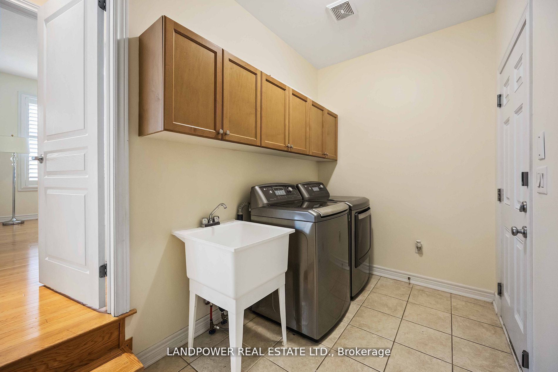 48 Farmhouse Cres