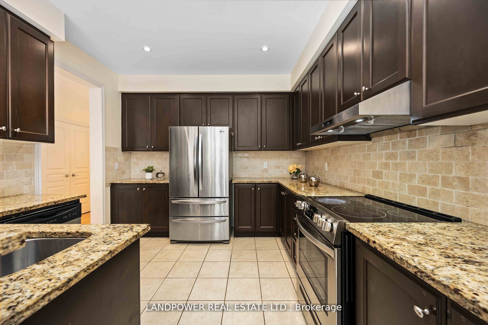 48 Farmhouse Cres