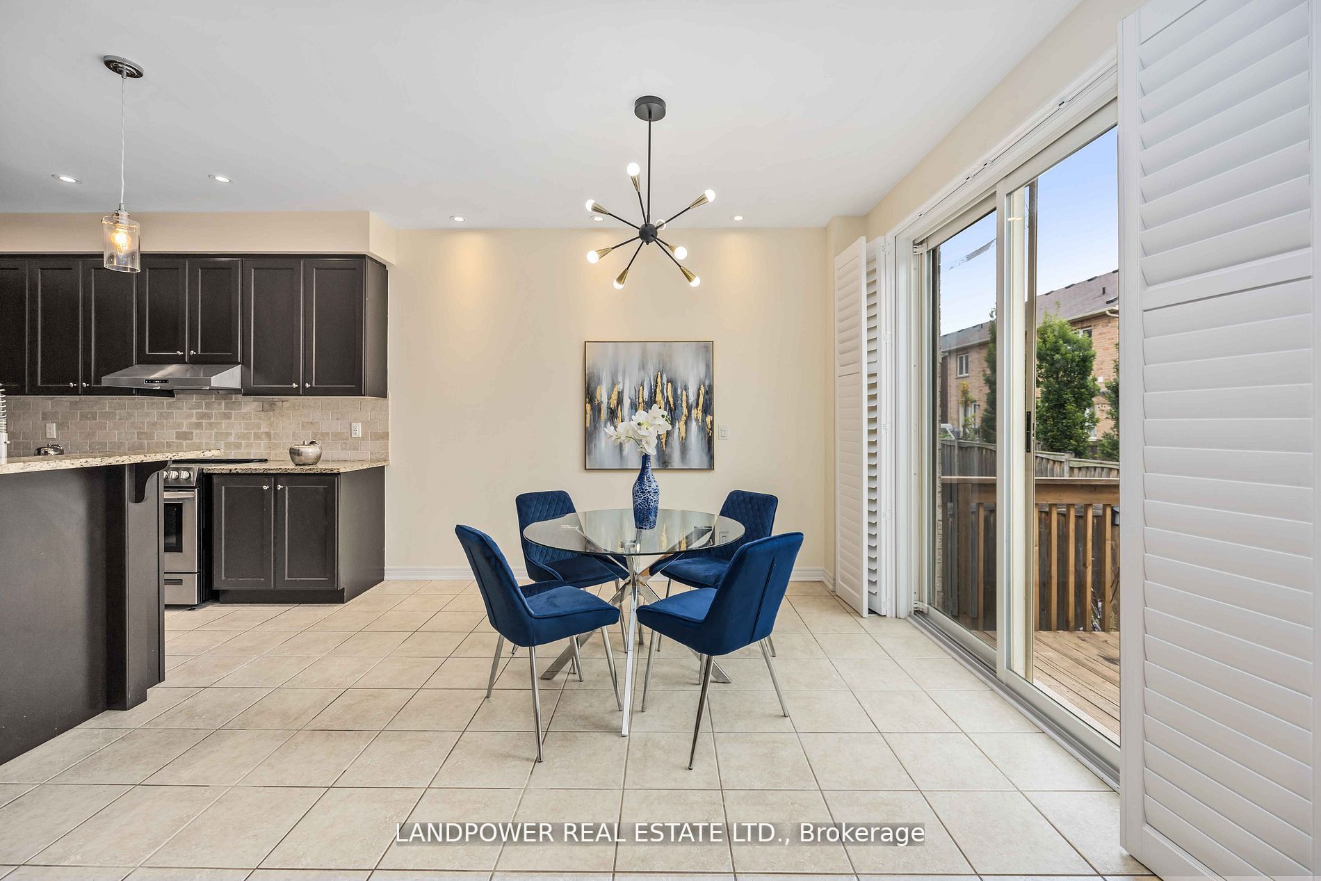 48 Farmhouse Cres