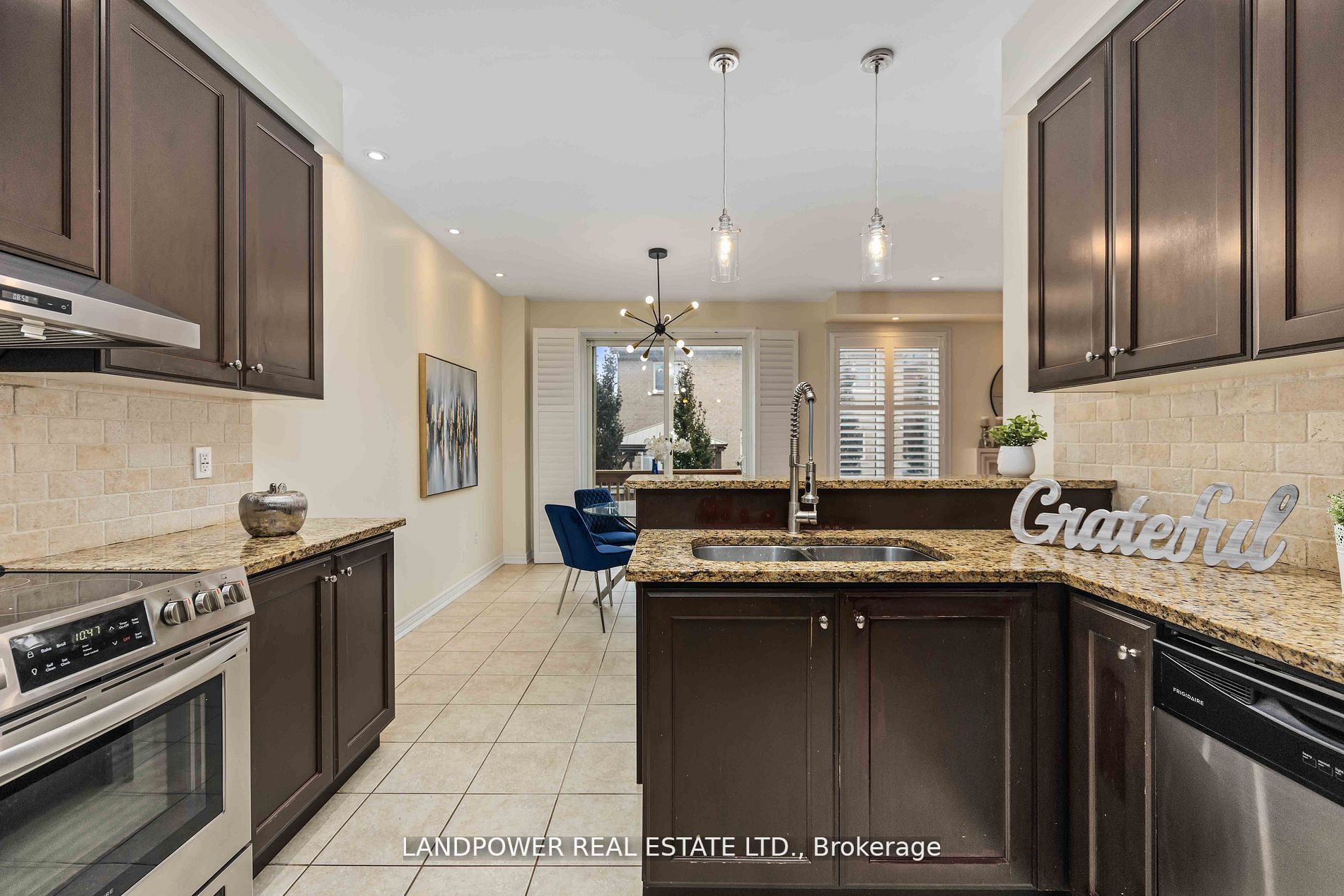48 Farmhouse Cres