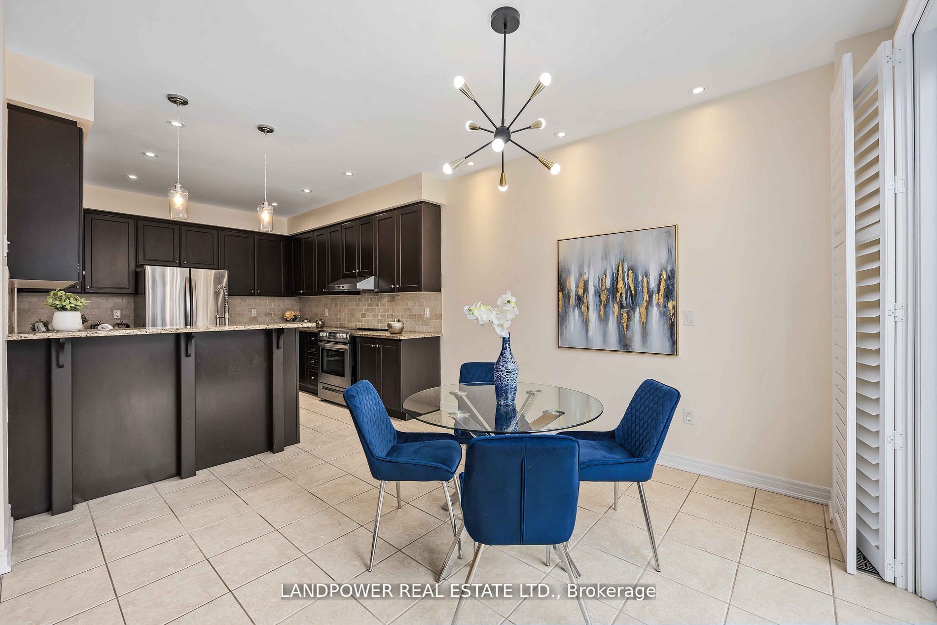 48 Farmhouse Cres