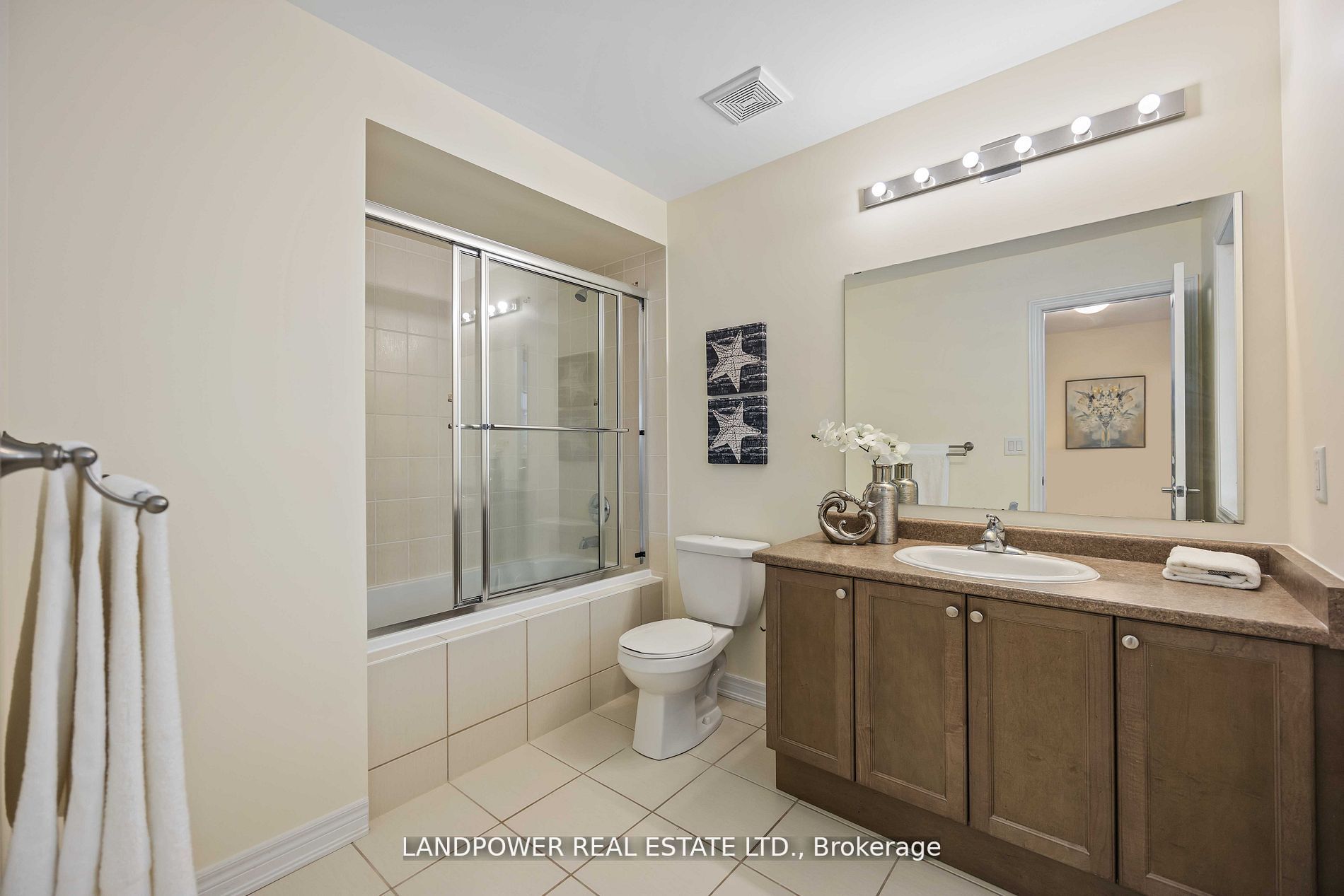 48 Farmhouse Cres