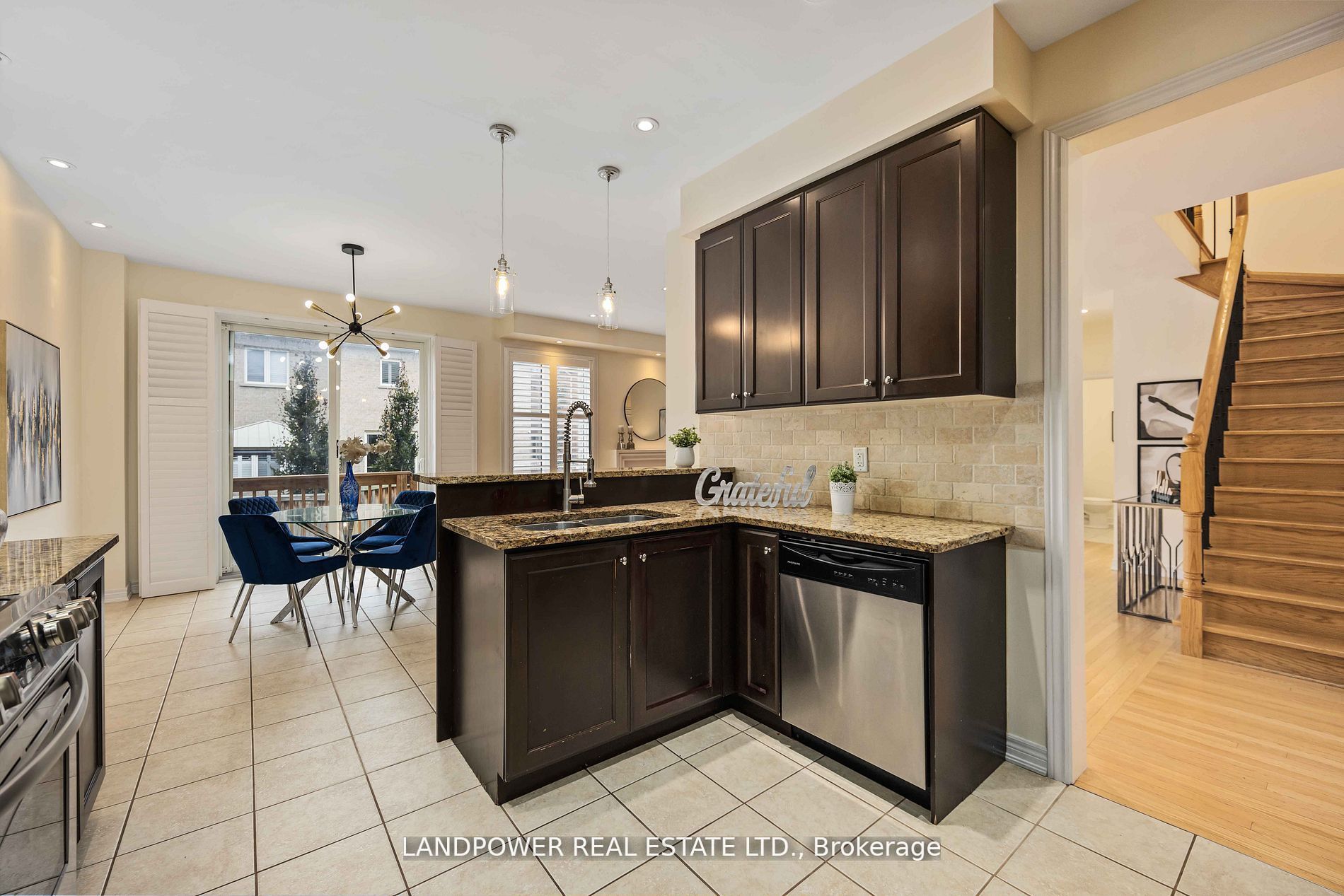 48 Farmhouse Cres