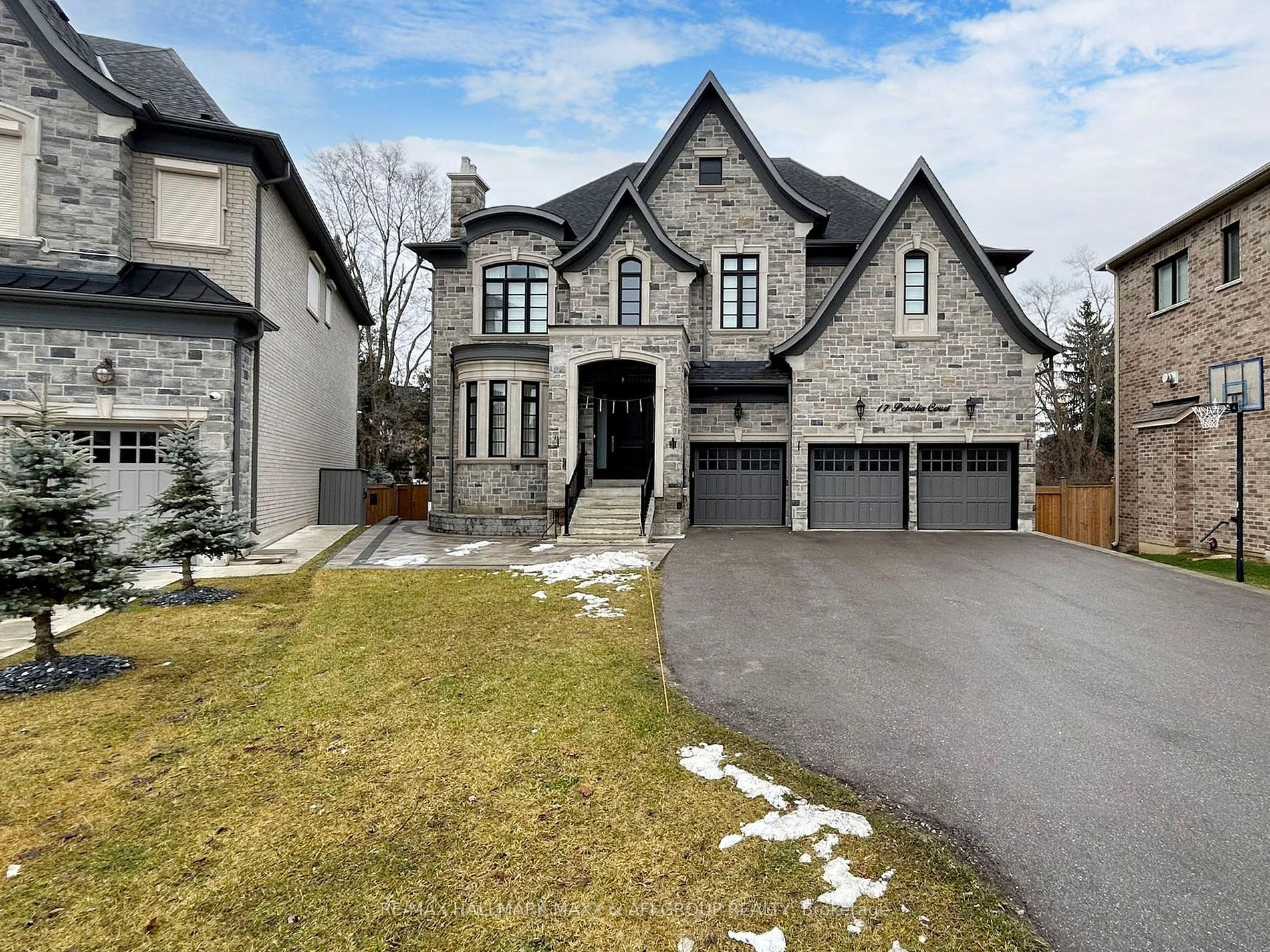 17 PETROLIA Court