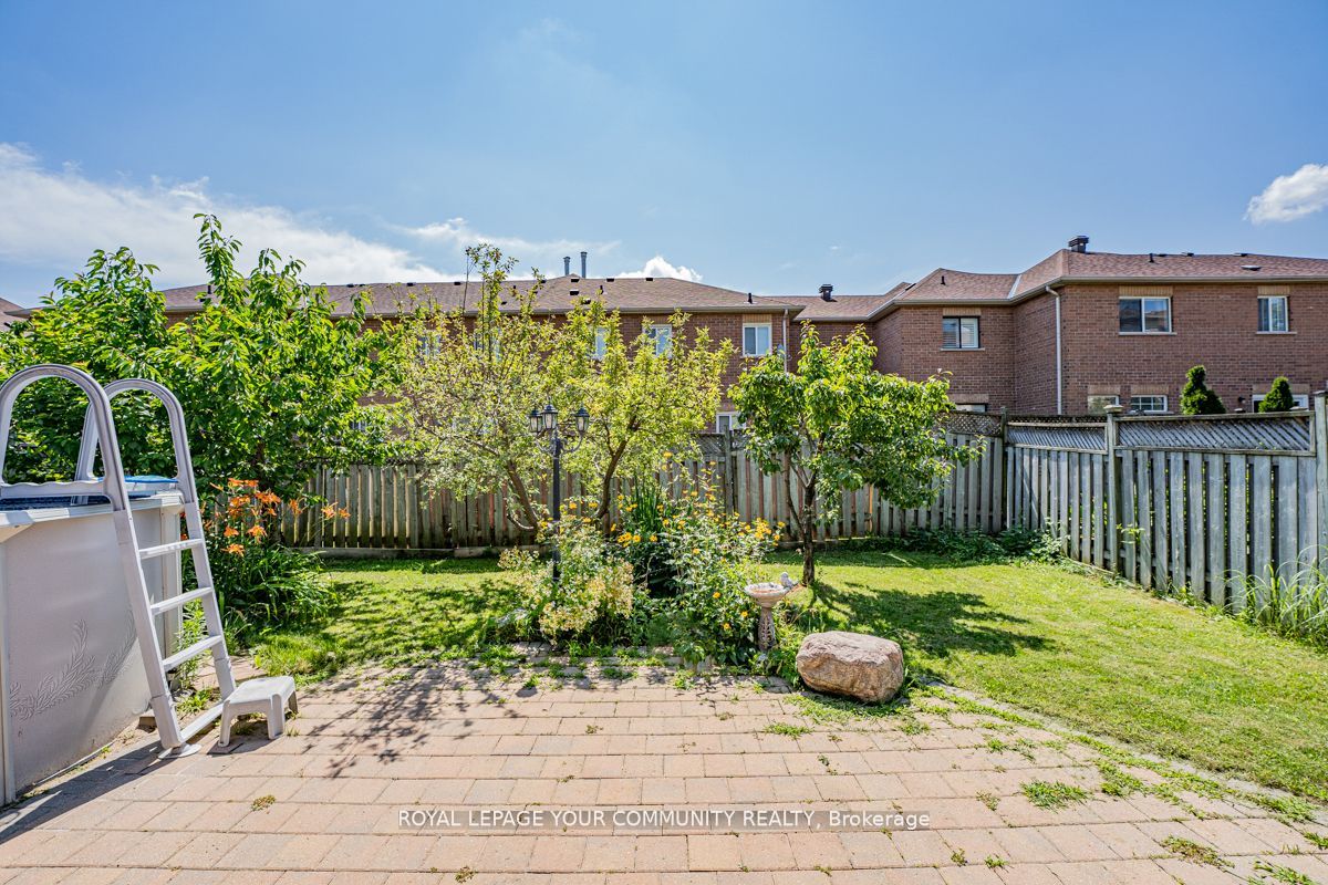 85 Ledge Rock Dr