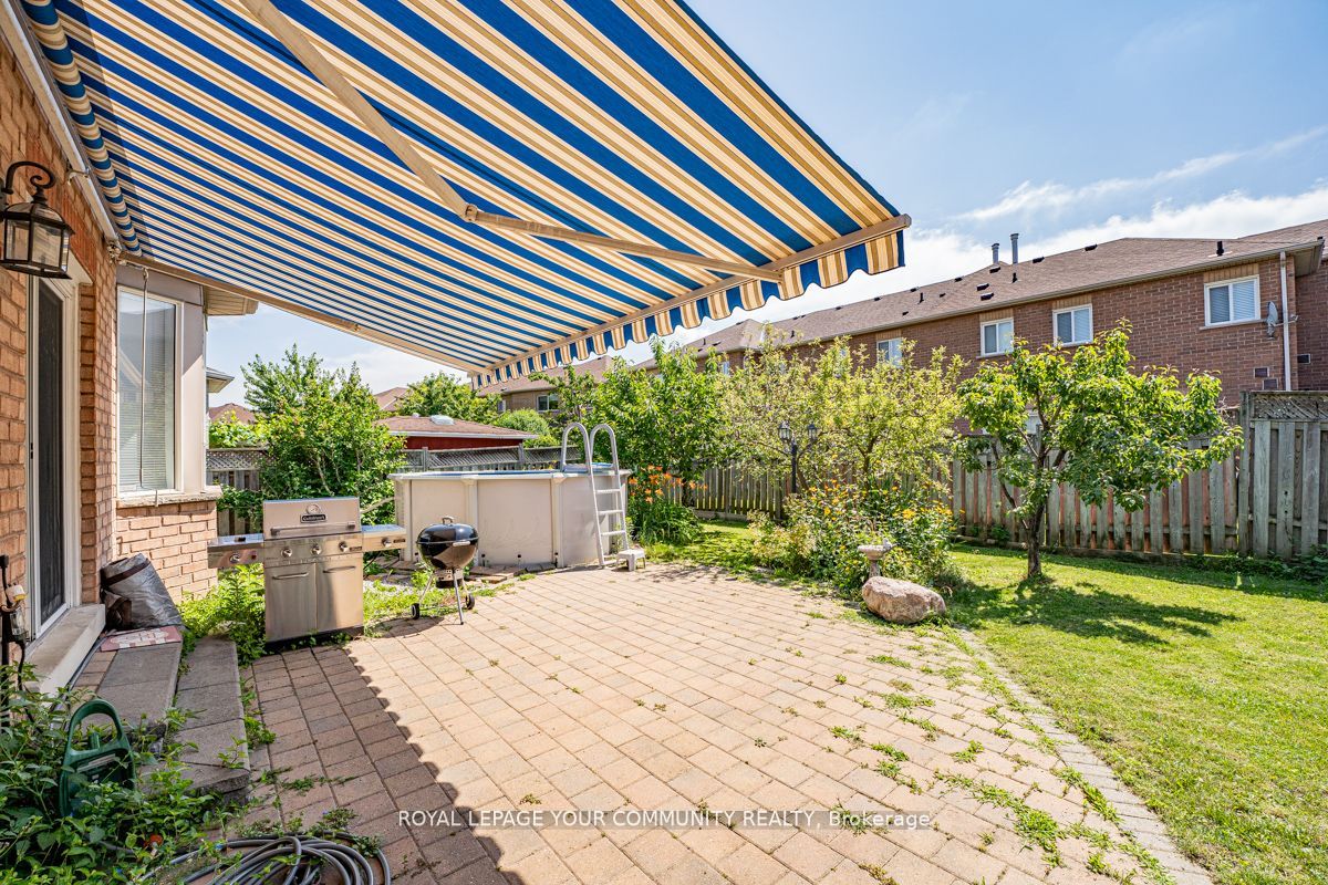 85 Ledge Rock Dr