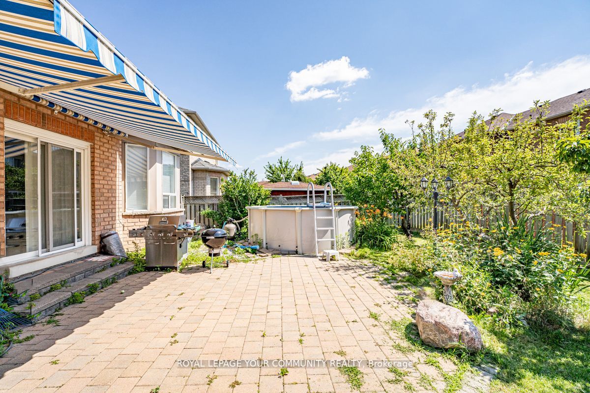 85 Ledge Rock Dr
