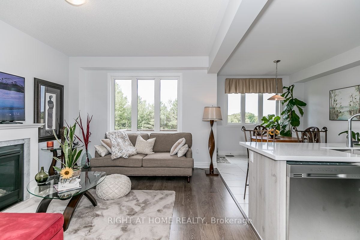 36 Wood Cres