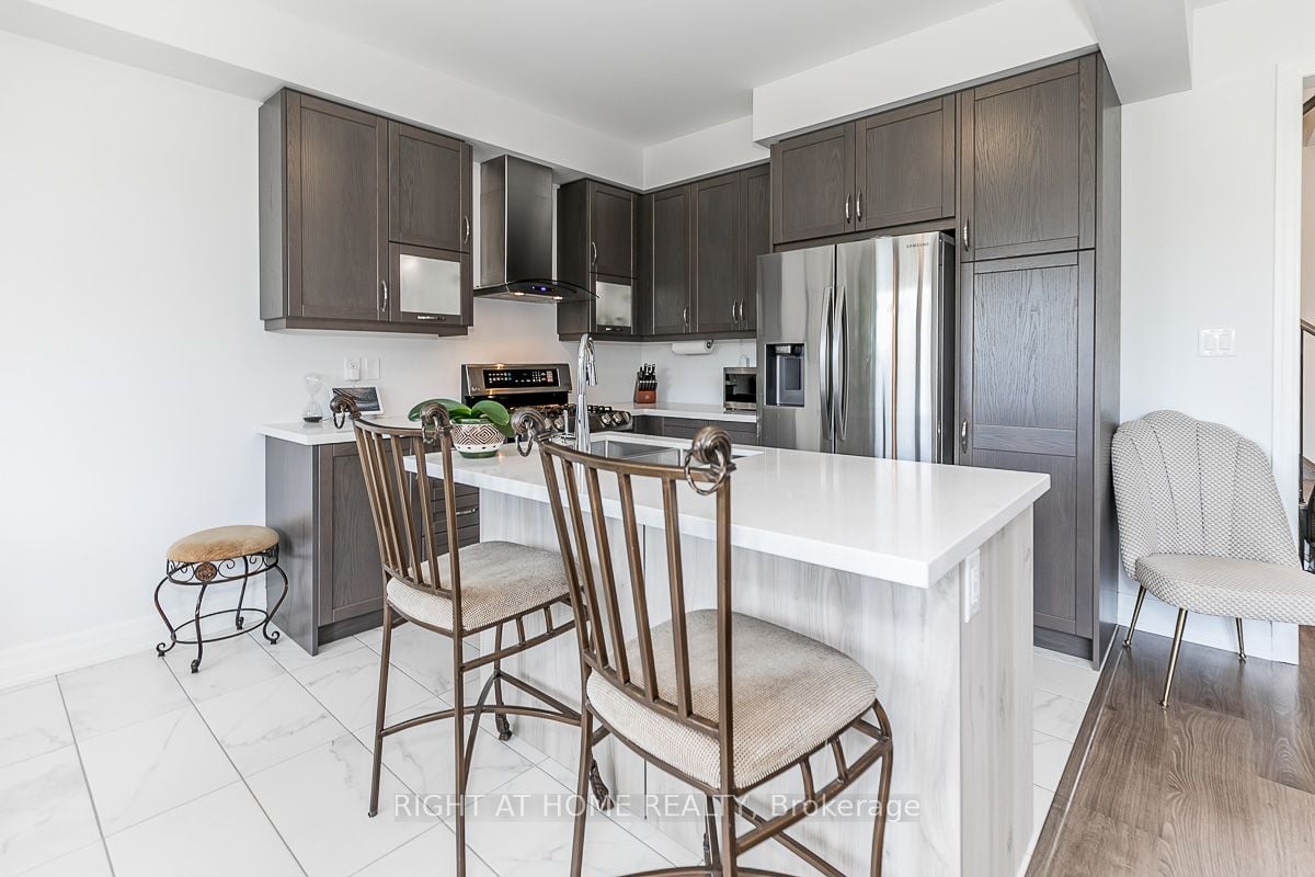 36 Wood Cres