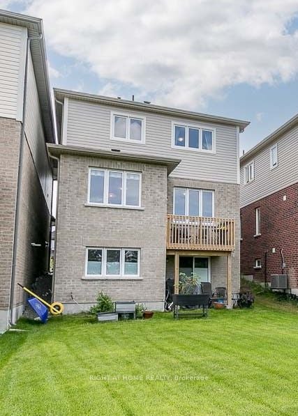 36 Wood Cres