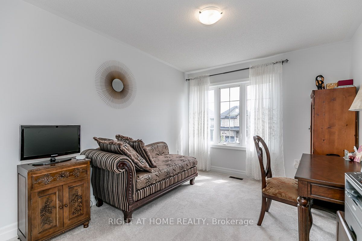 36 Wood Cres