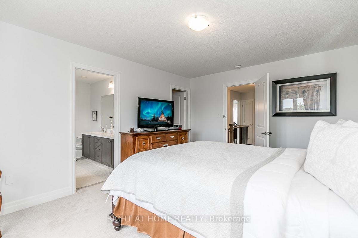 36 Wood Cres
