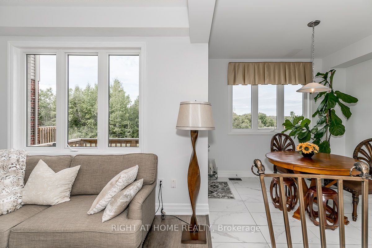 36 Wood Cres