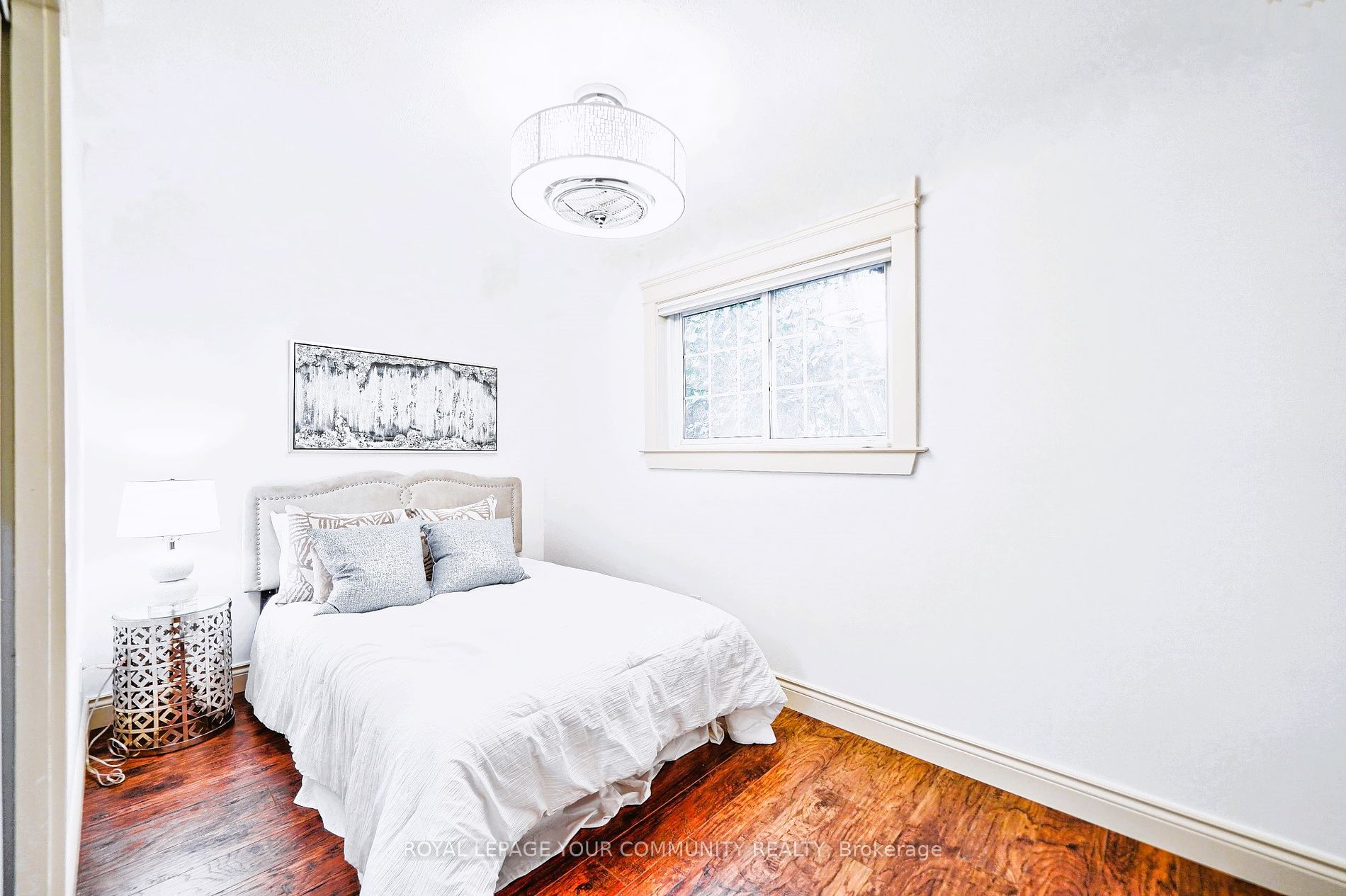 60 Hillview Drive