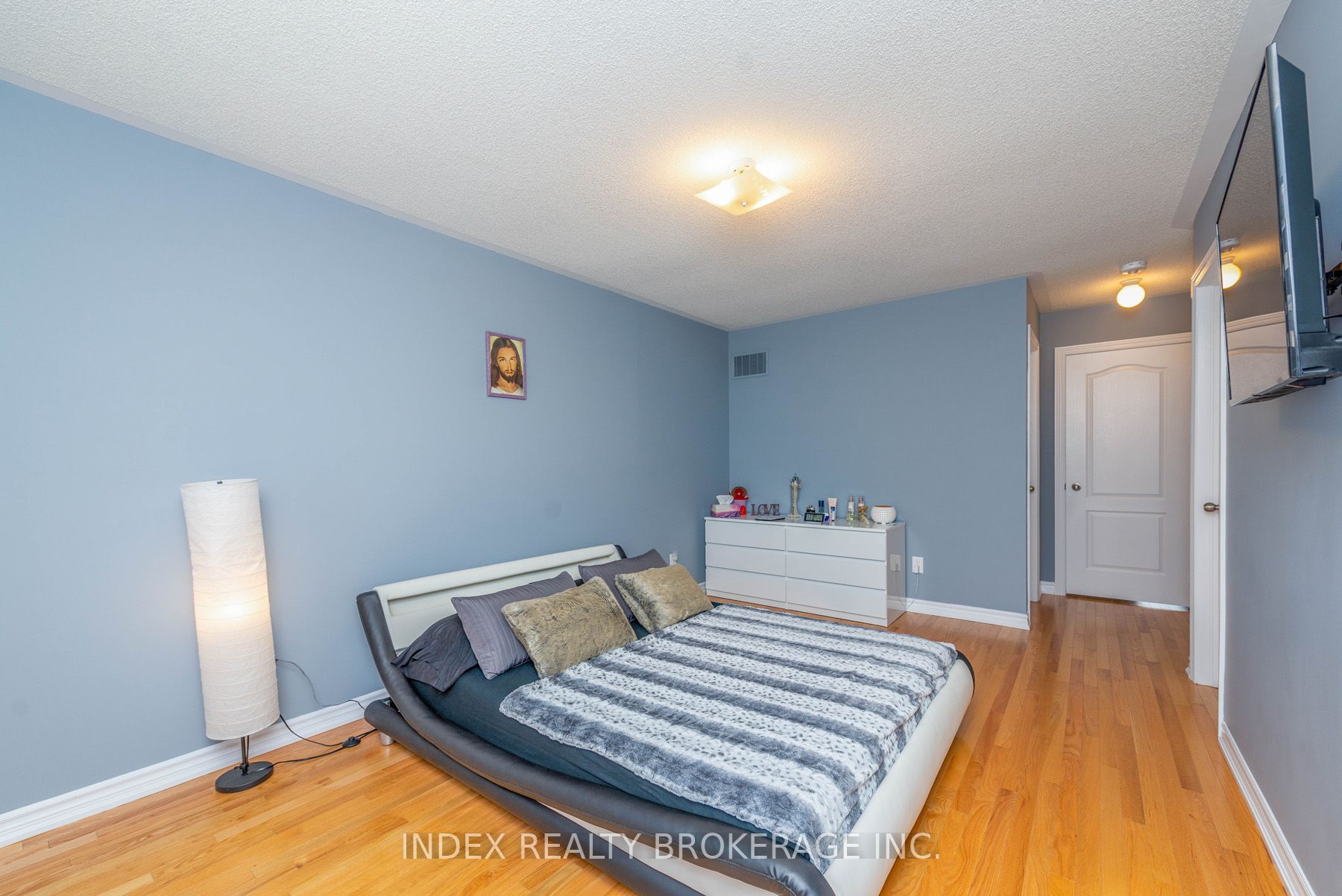 10 Porter Avenue, #26