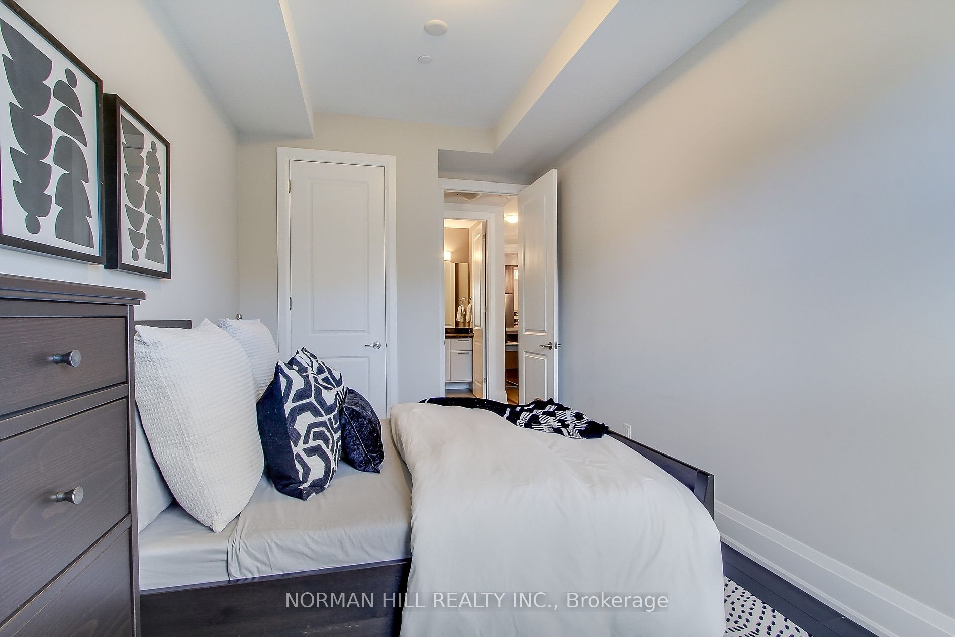 9909 Pine Valley Drive, #402