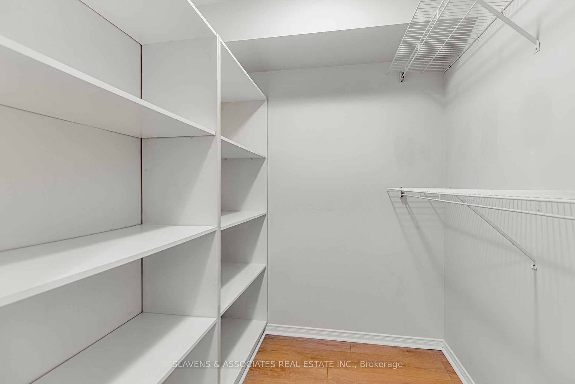 11 Townsgate Drive #902