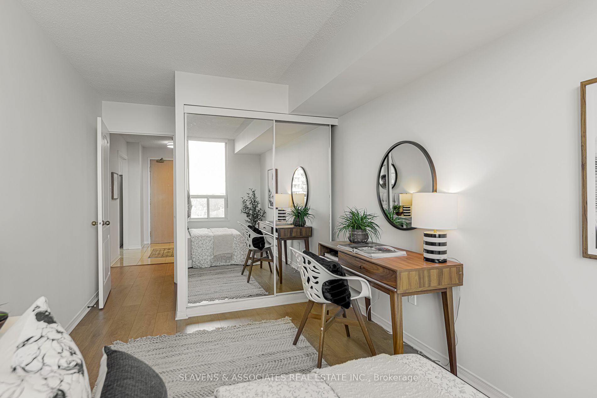 11 Townsgate Drive #902