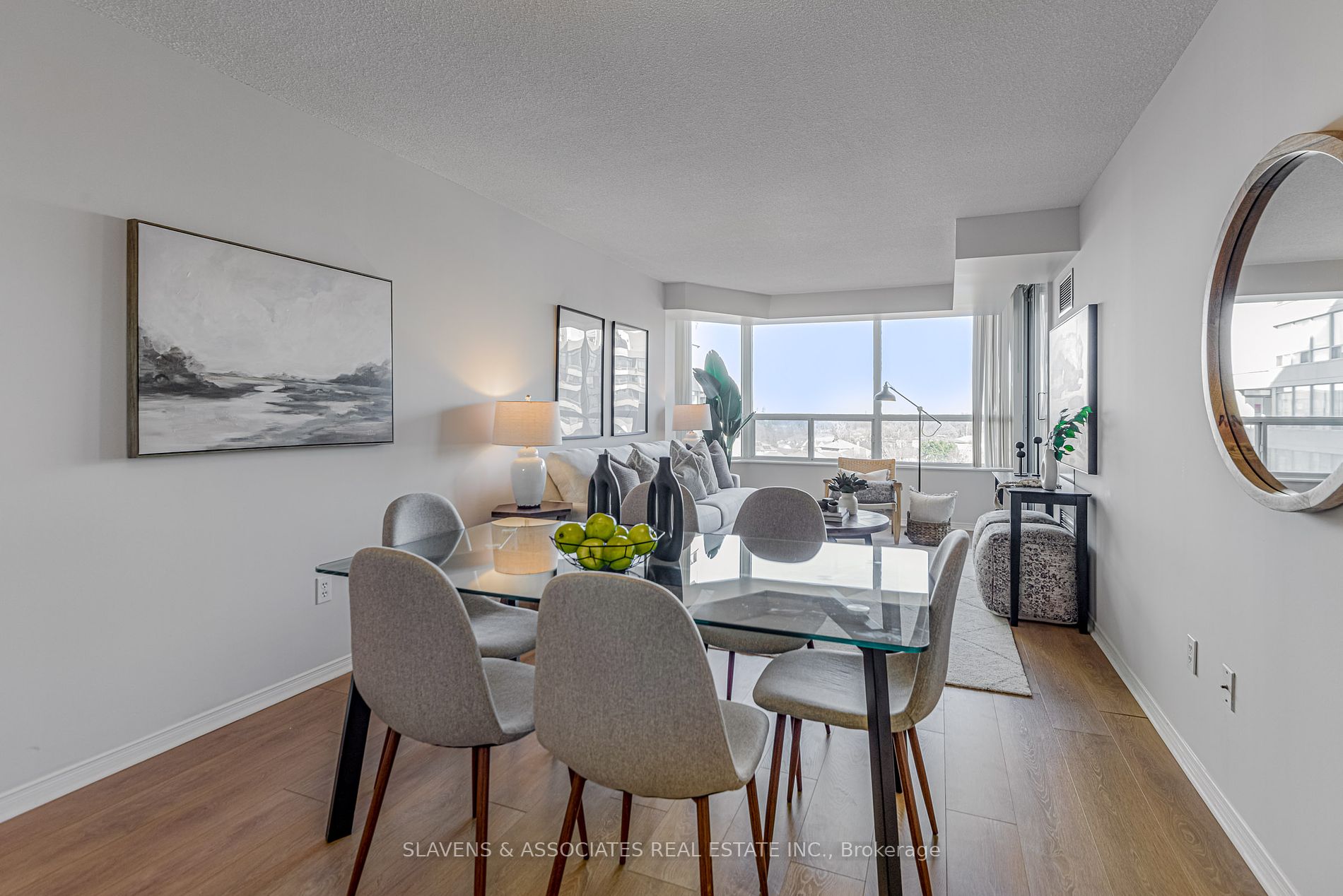 11 Townsgate Drive #902