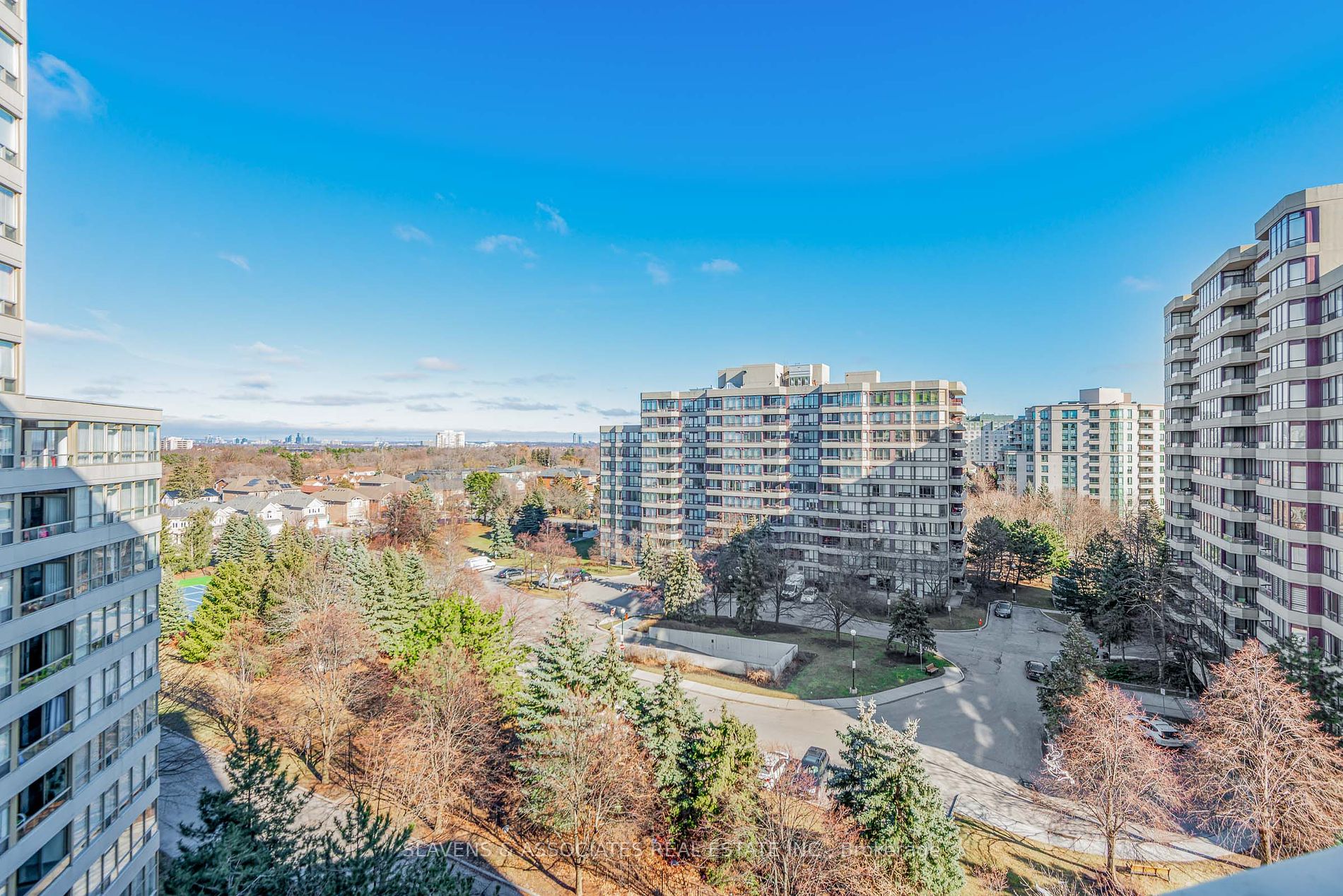 11 Townsgate Drive #902