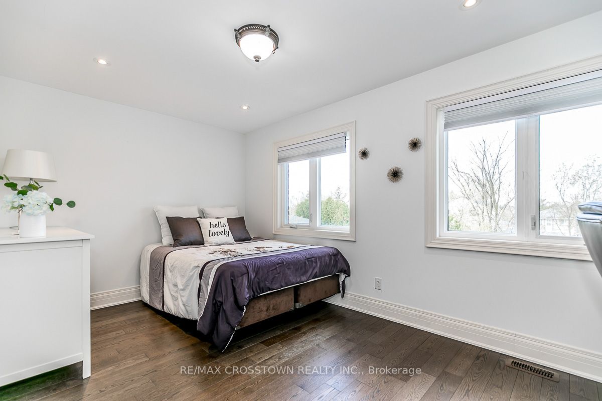 22 Fergus Ave