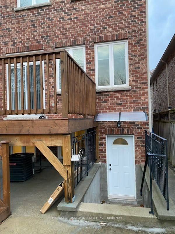 22 Fergus Ave