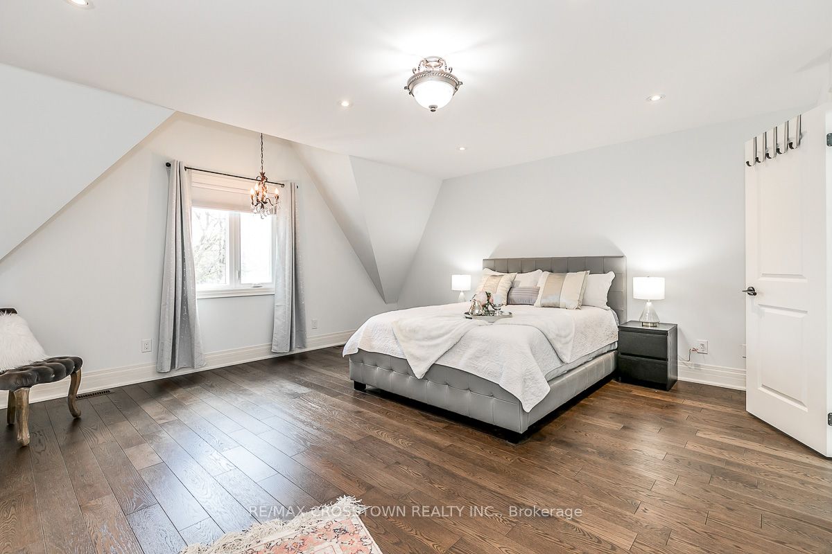 22 Fergus Ave
