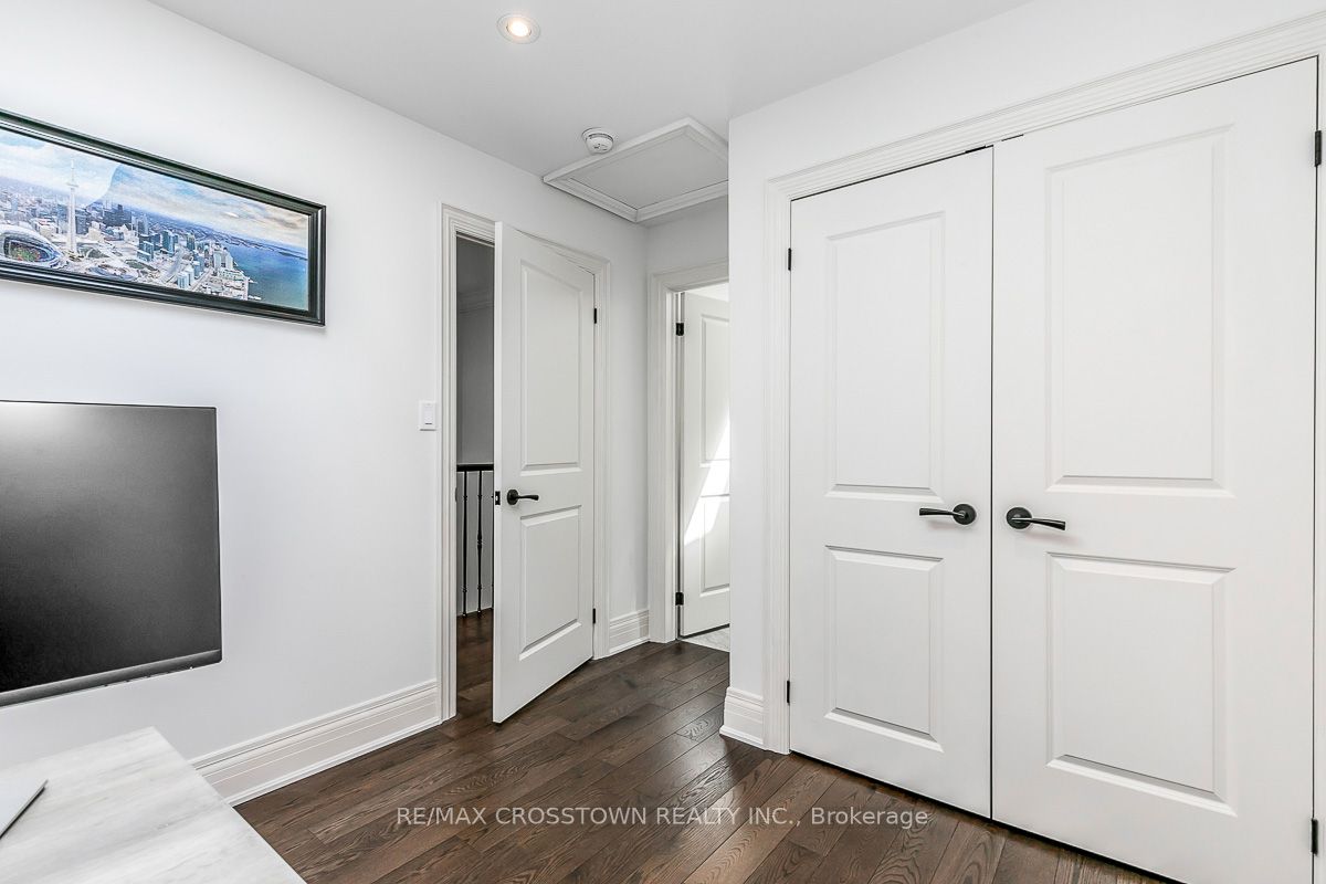 22 Fergus Ave