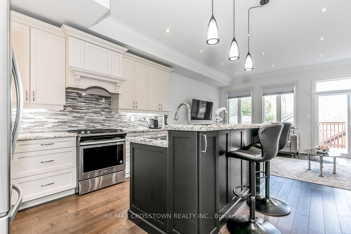 22 Fergus Ave