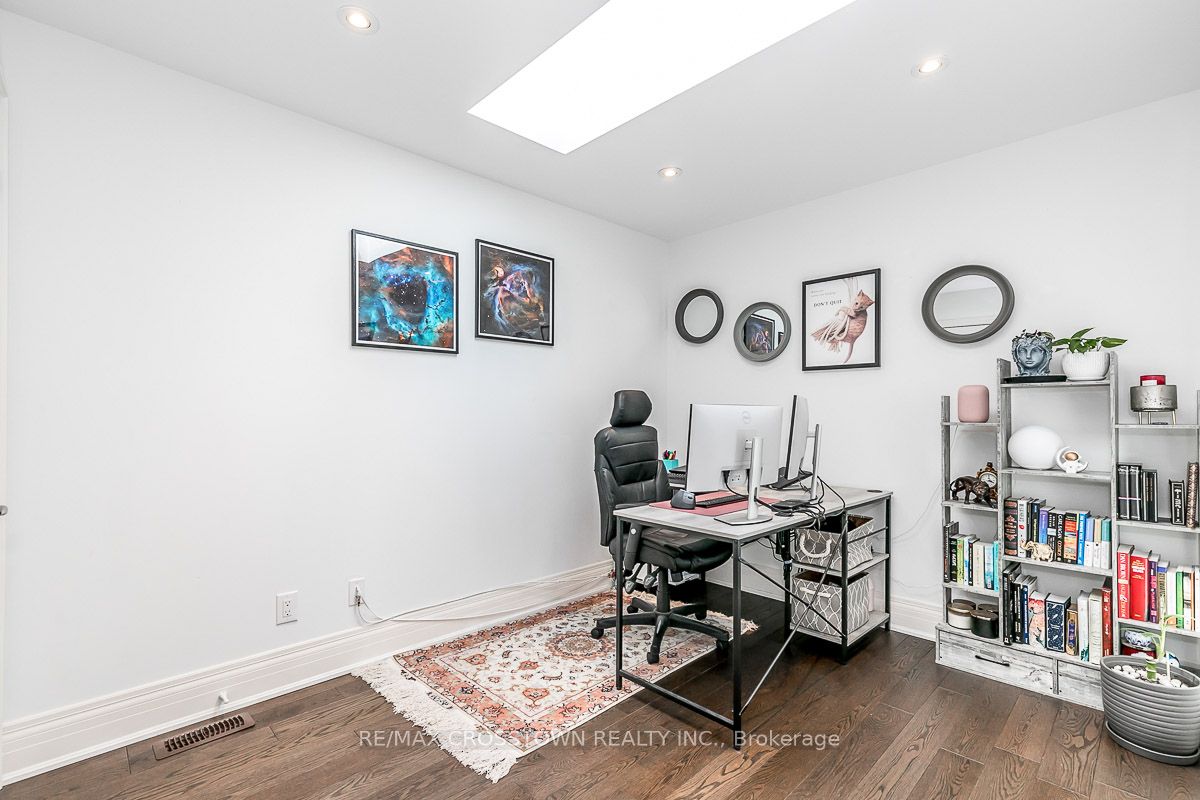 22 Fergus Ave