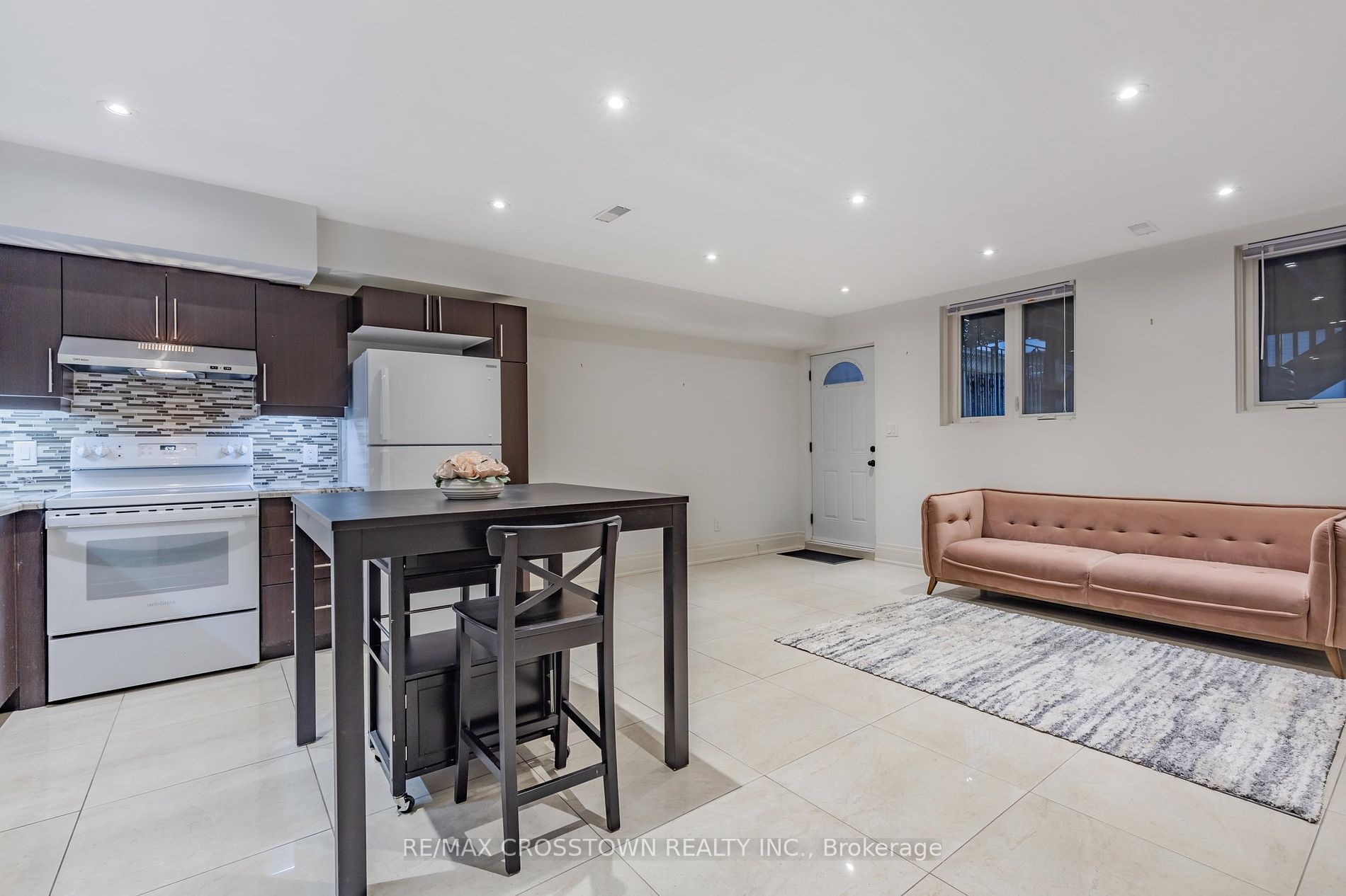 22 Fergus Ave