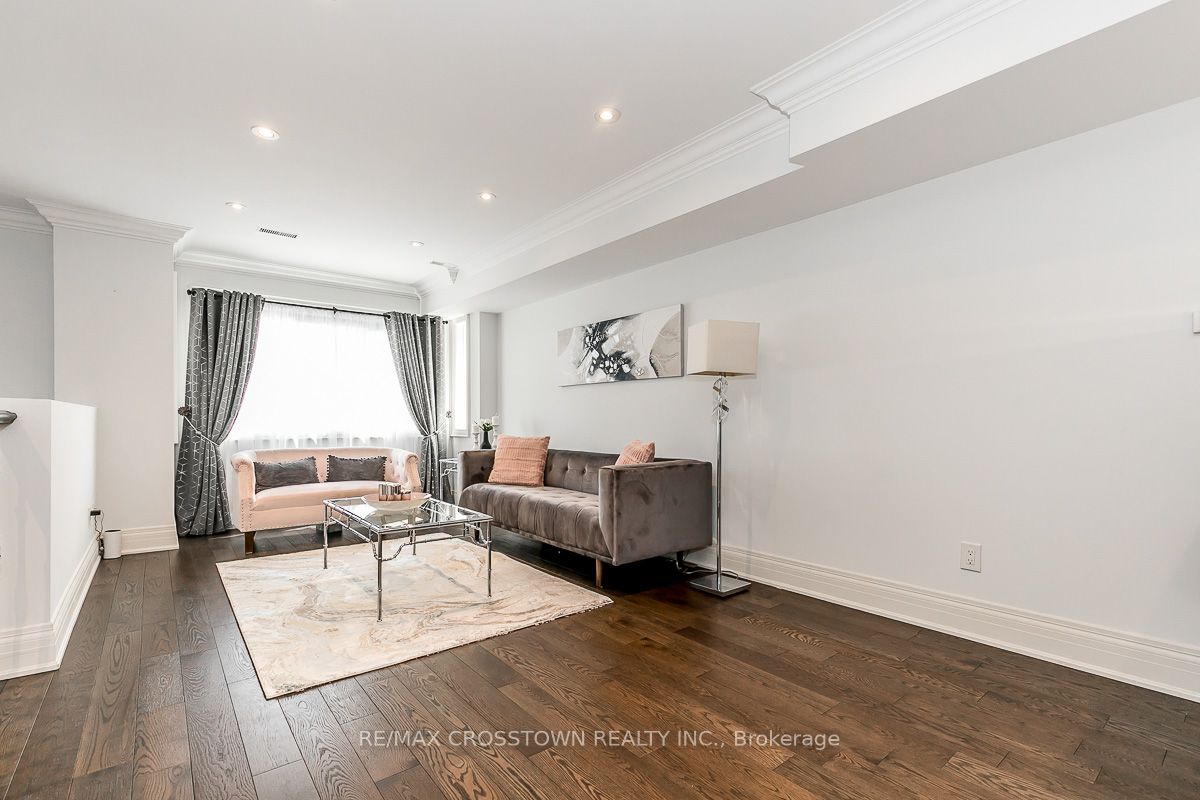 22 Fergus Ave