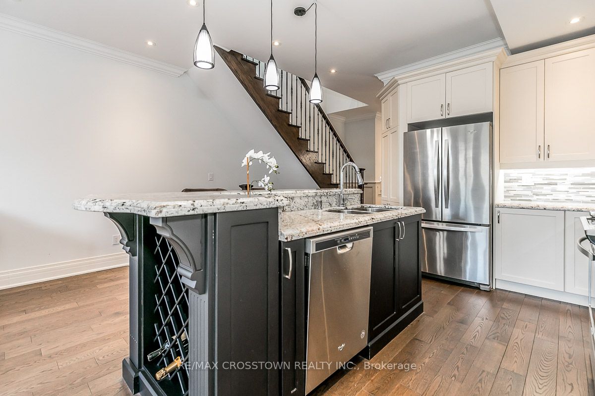 22 Fergus Ave