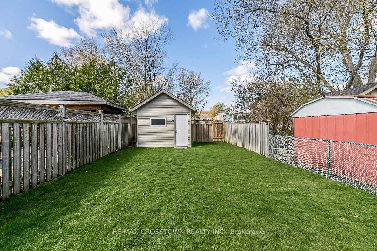 22 Fergus Ave