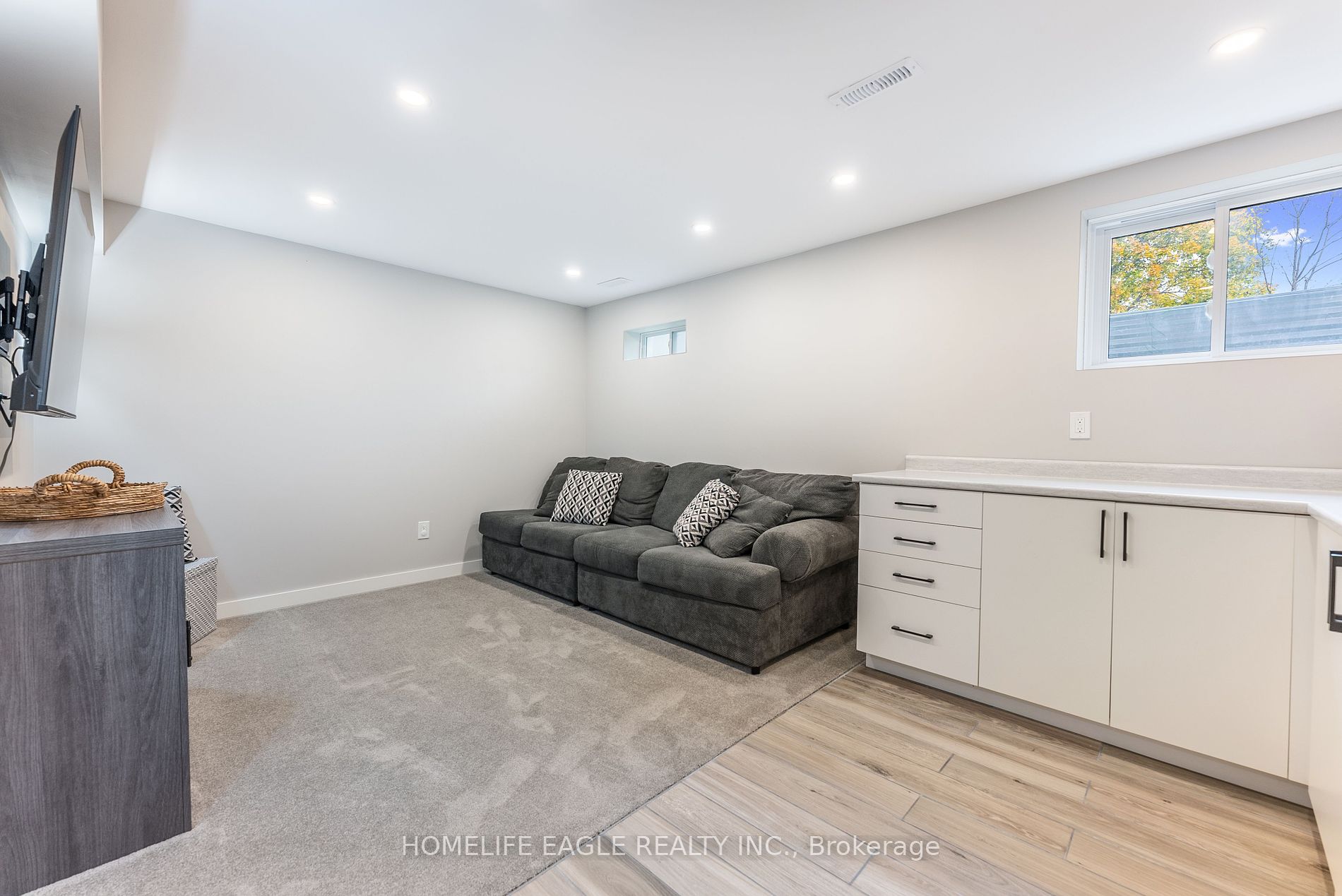 233 Hodgson Drive