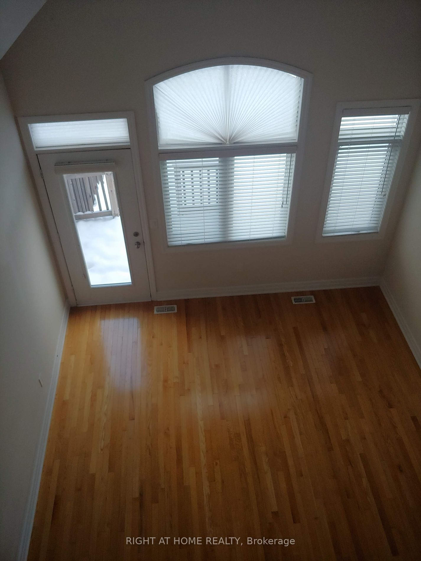 93 Alex Campbell Cres