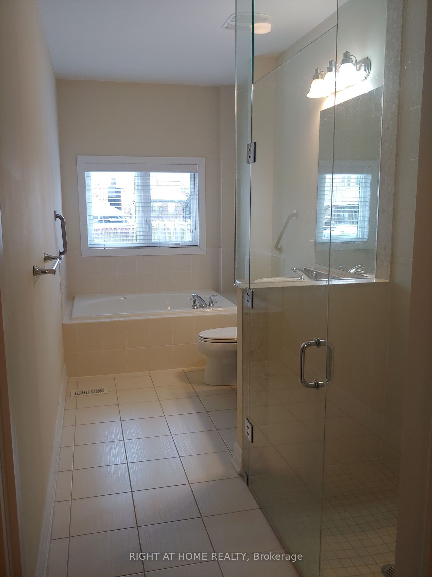 93 Alex Campbell Cres
