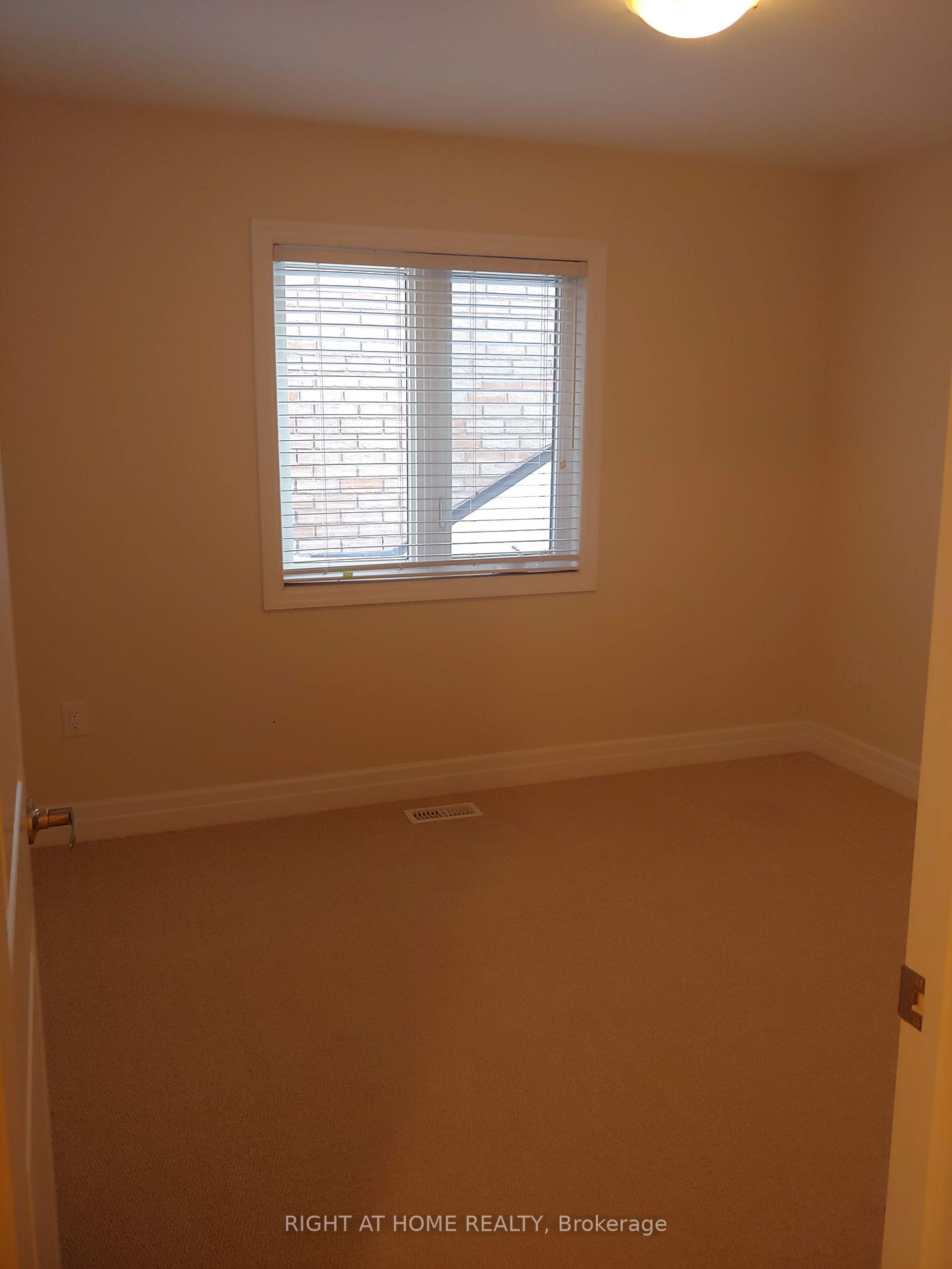 93 Alex Campbell Cres