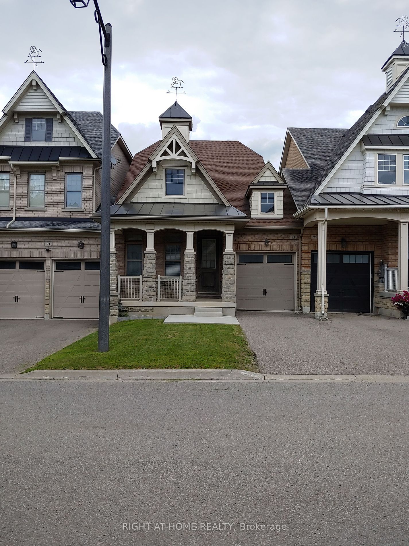 93 Alex Campbell Cres