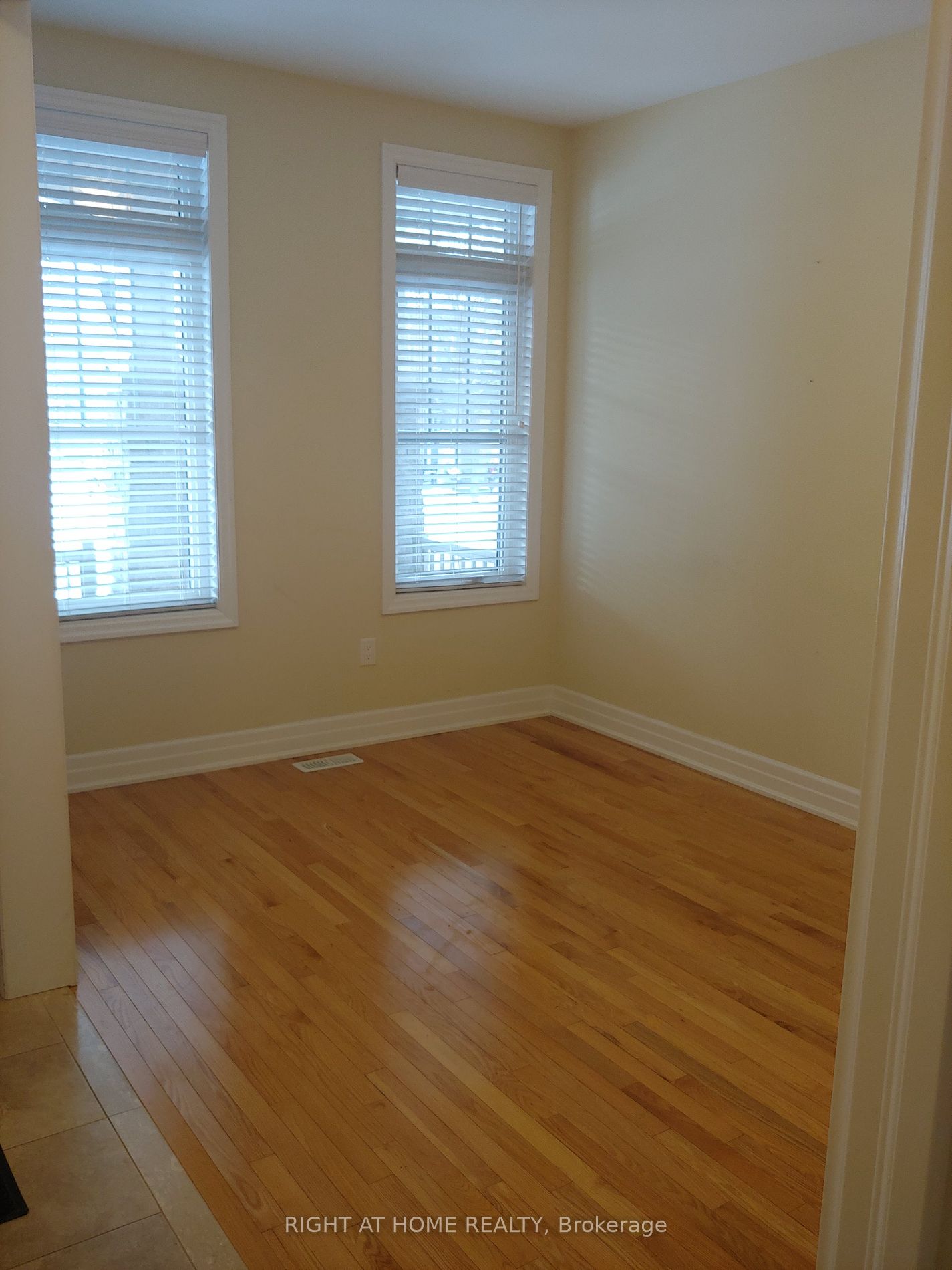 93 Alex Campbell Cres