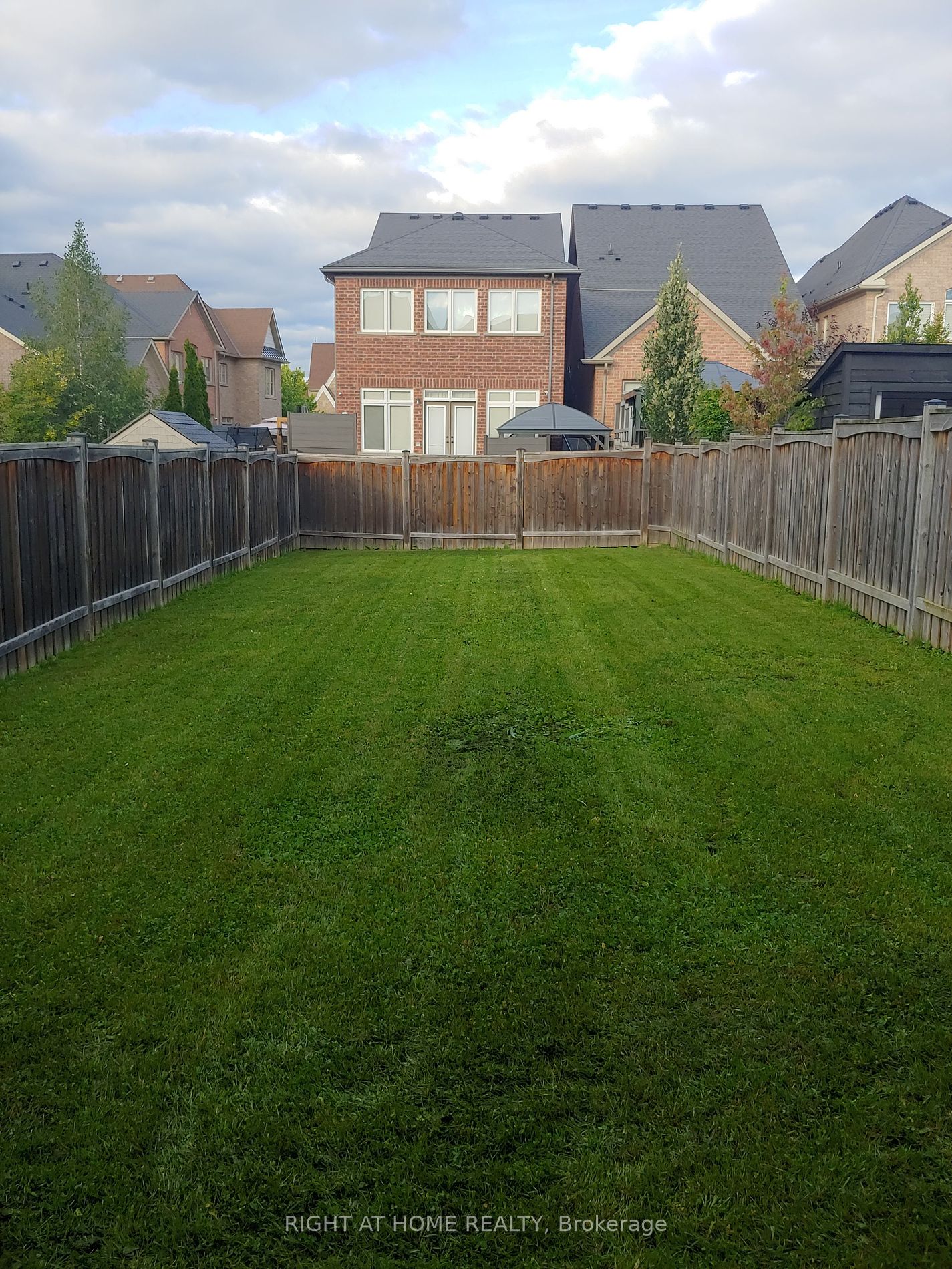 93 Alex Campbell Cres